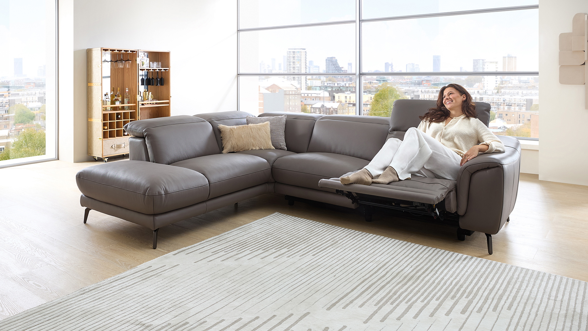 Leder Ecksofa mit motorischer Relaxfunktion und manueller Kopfteilverstellung Leder Ecksofa mit motorischer Relaxfunktion und manueller Kopfteilverstellung-05971022WW