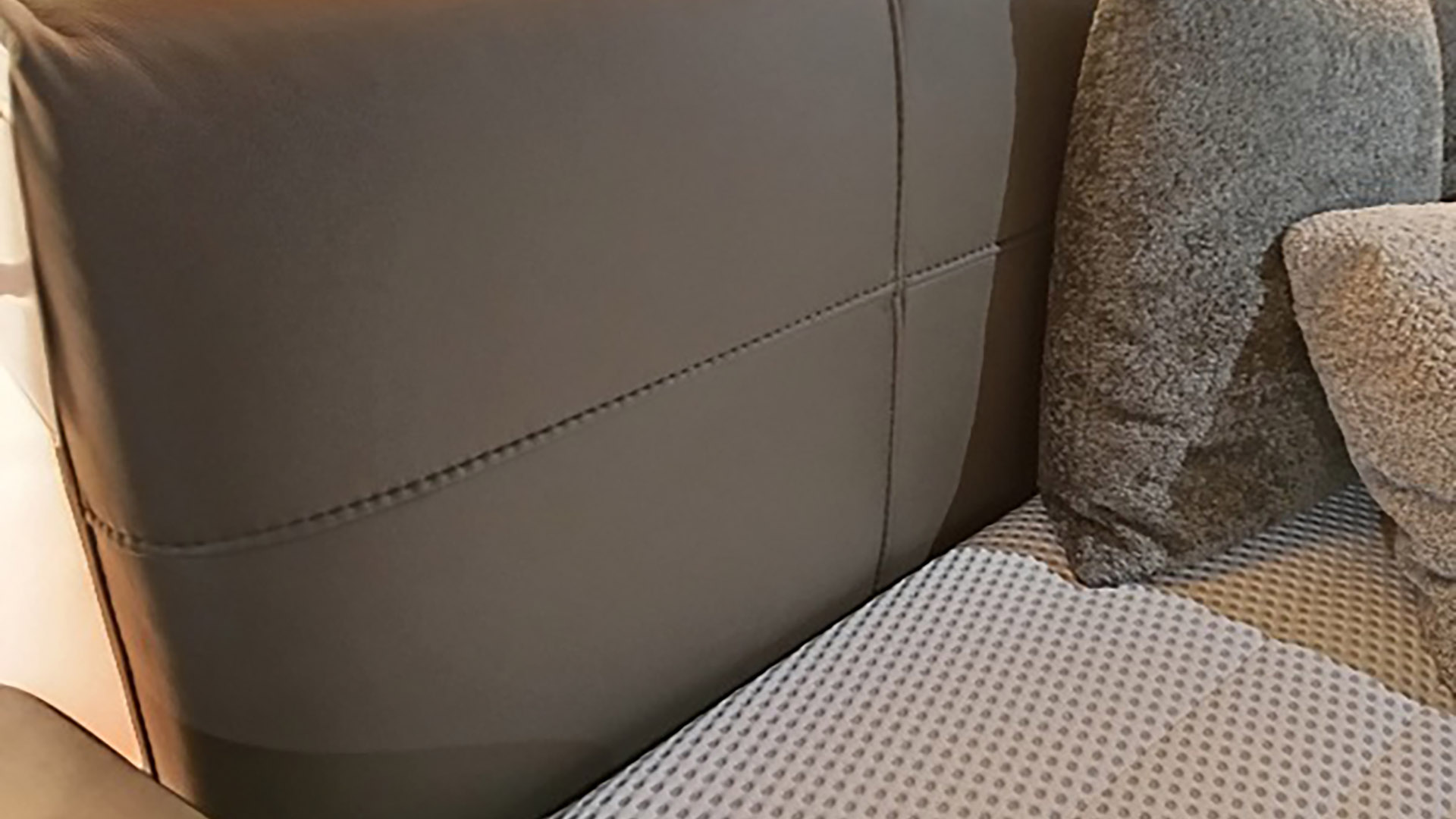 Thomas Brunner Leder Boxspringbett inkl. Nachtkonsolen-0275007700-01-02-03-33WW-A