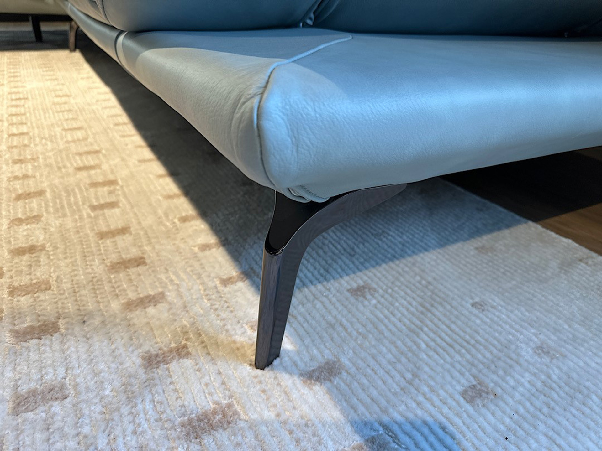 Cuoio Ecksofa in Leder mit manueller Sitztiefenverstellung 