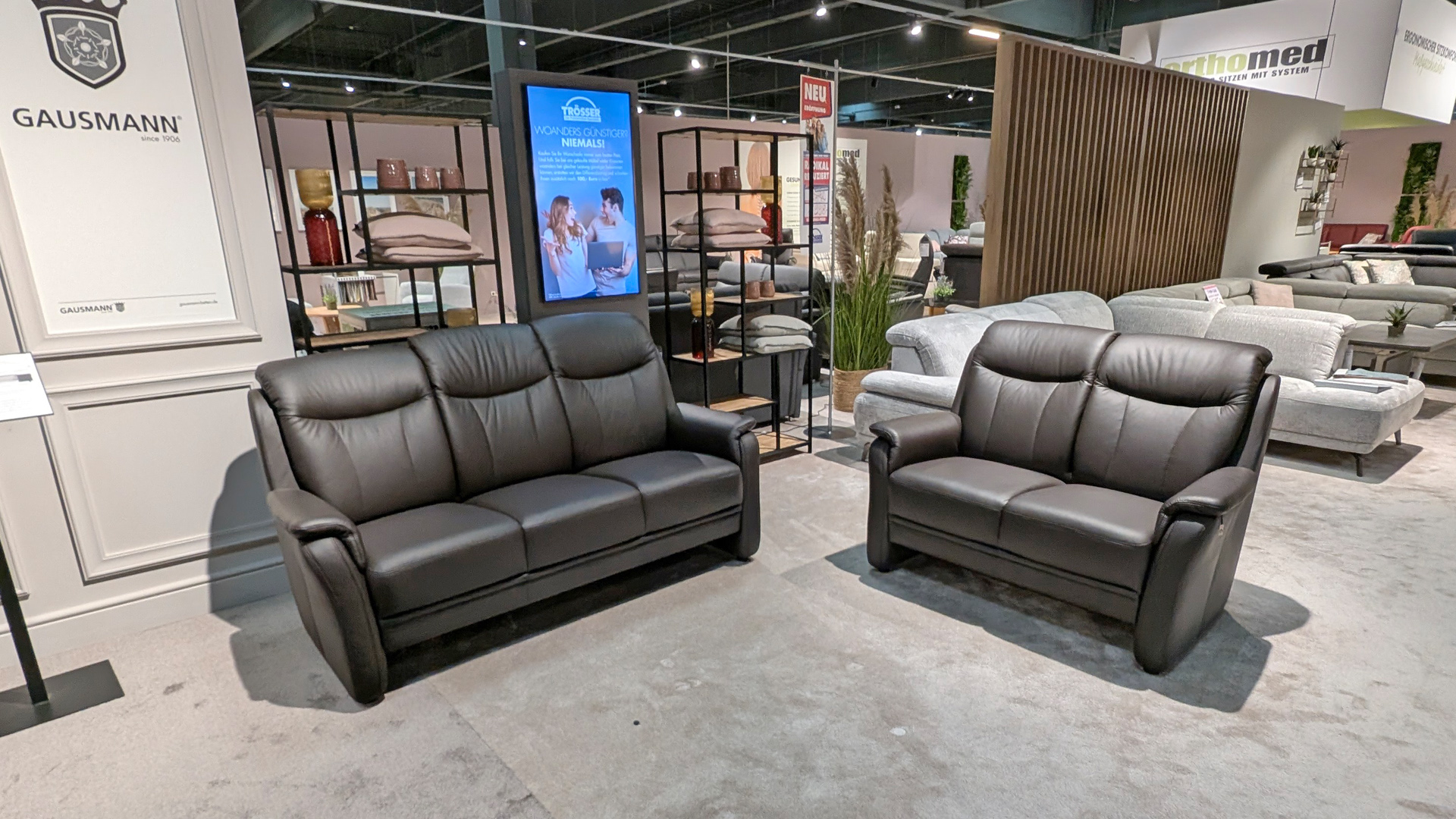 Gruber Couchgarnitur mit Kopfteilverstellung in Leder-0134018106-38WW-A