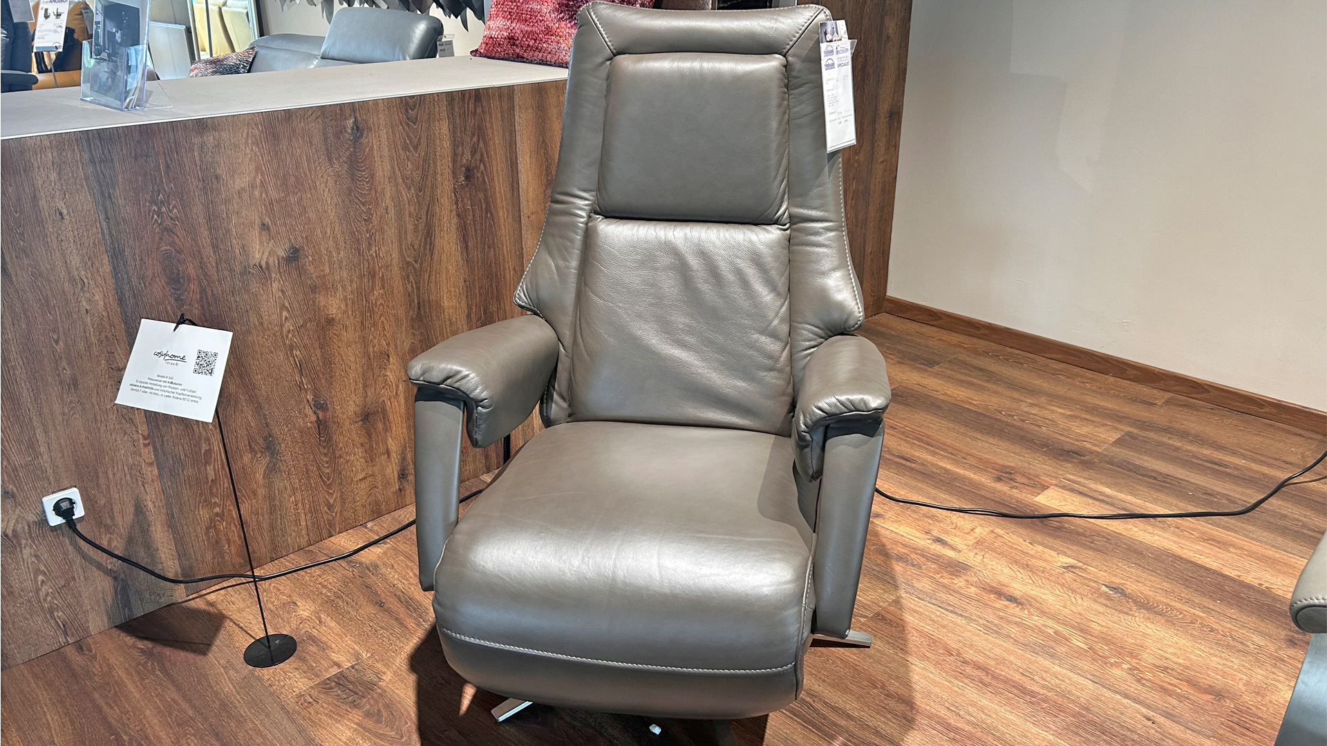 Relaxsessel mit 4-motorischer Relaxfunktion, Aufstehhilfe und Akku in Leder -0597029500-35WW-A