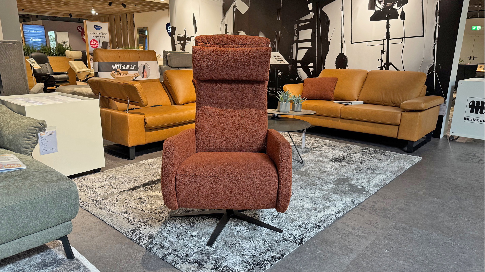 Hilker Sessel HC 48 inkl. motorischer Relaxfunktion und Akku in Stoff-0533022503-04WW-A