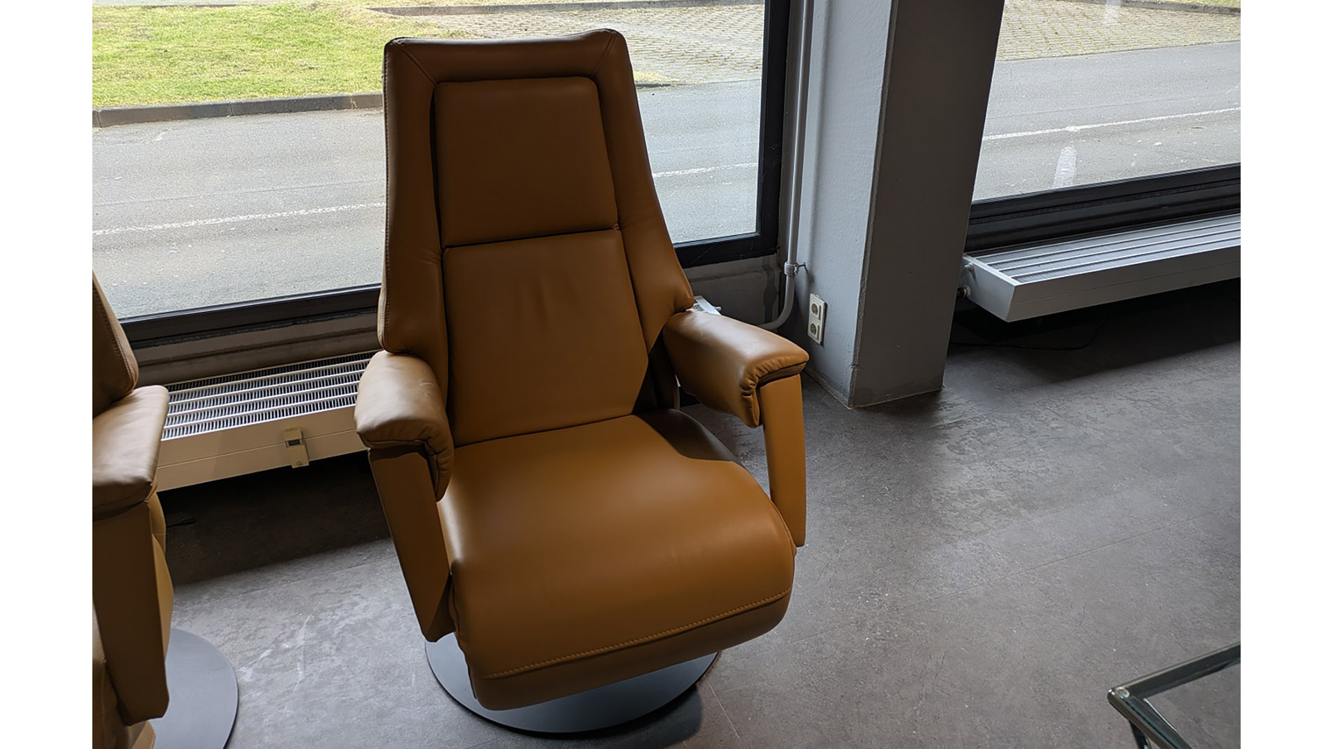 Sessel inkl. motorischer Relaxfunktion mit Aufstehhilfe und Akku in Leder -0597800099-33WW-A