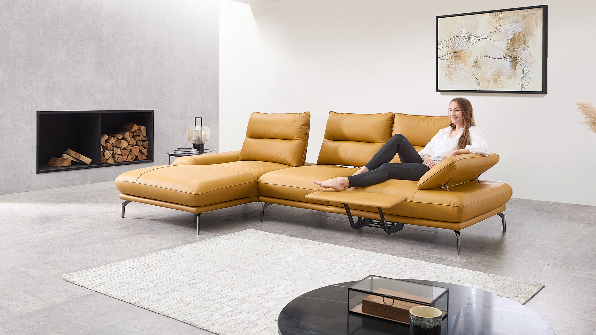 Leder Ecksofa mit Sitztiefenverstellung und motorischer Fußstütze Leder Ecksofa mit Sitztiefenverstellung und motorischer Fußstütze