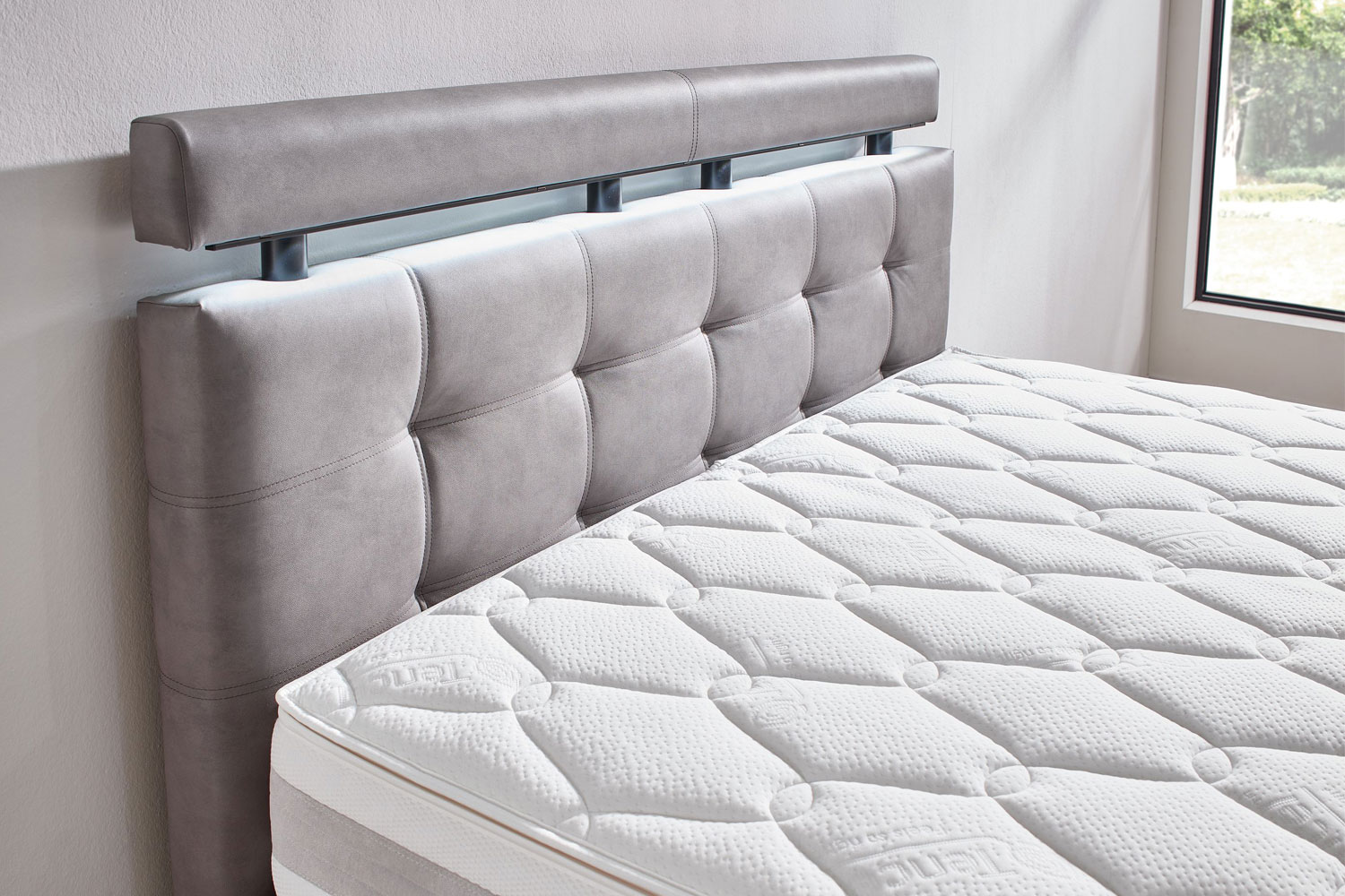 Boxspringbett Zensoo Bright 180x200cm mit Wendematratze 
