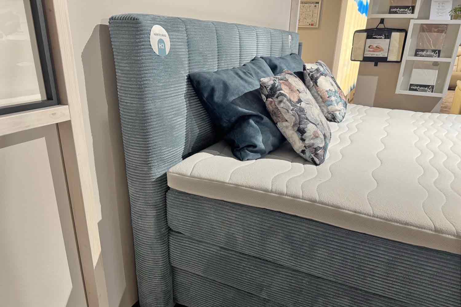 Oschmann Boxspringbett inkl. Bettkasten in Trendstoff Cord