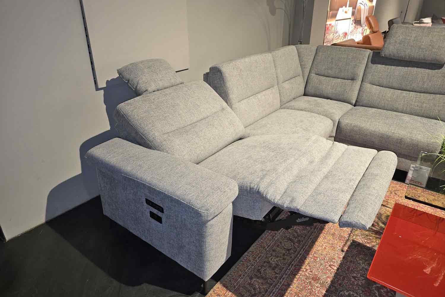 Ecksofa inkl. vielen Funktionen in Stoff