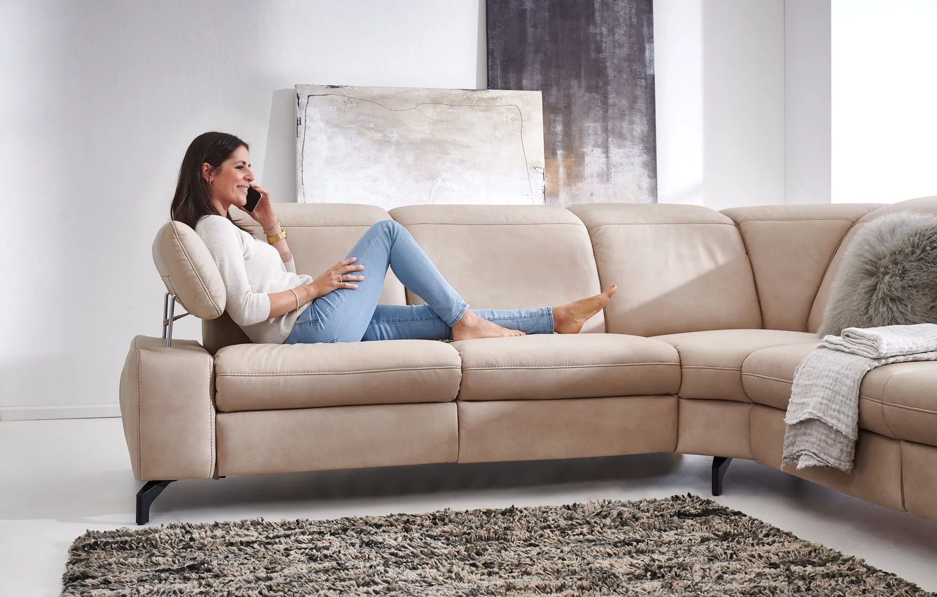 Ecksofa mit Funktionen, Armlehnenfunktion und Kopfteilfunktion Beige rechts mit höhen Neigungsverstellung mit Kopfteilfunktion 
