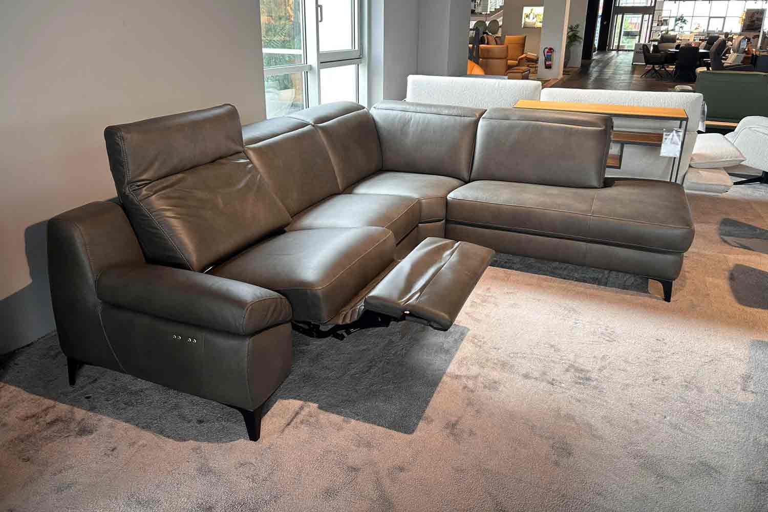 Musterring Ecksofa MR 9120 inkl. motorischer Relaxfunktion  in Leder