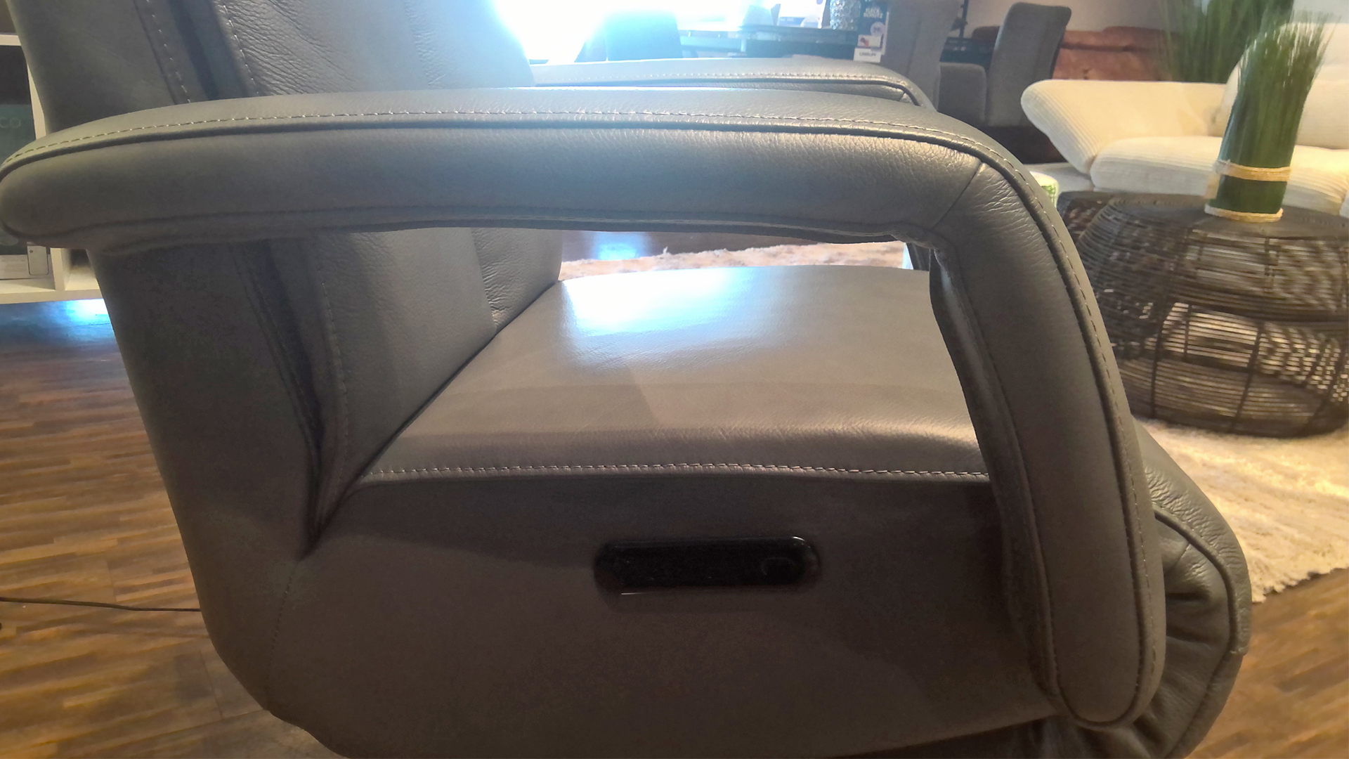 Cuoio Relaxsessel mit motorischer Relaxfunktion und Herz-Waage-Funktion in Leder -0597028033-07WW-A