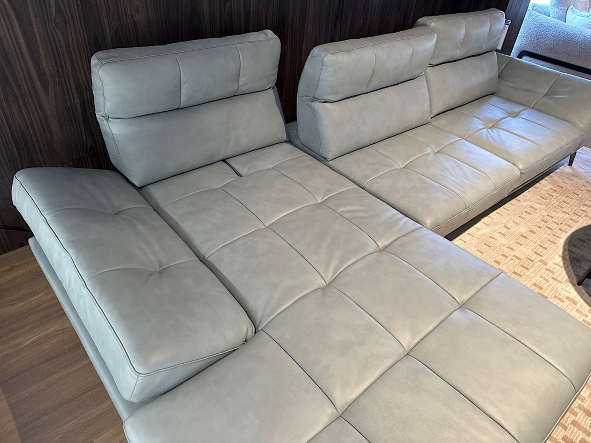 Cuoio Ecksofa in Leder mit manueller Sitztiefenverstellung 