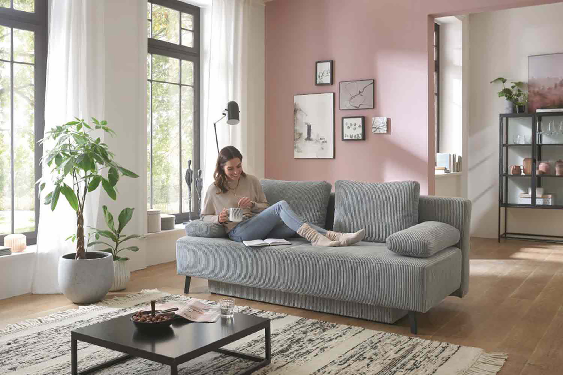 Schlafsofa aus Cordstoff mit Bettkasten Schlafsofa aus Cordstoff mit Bettkasten