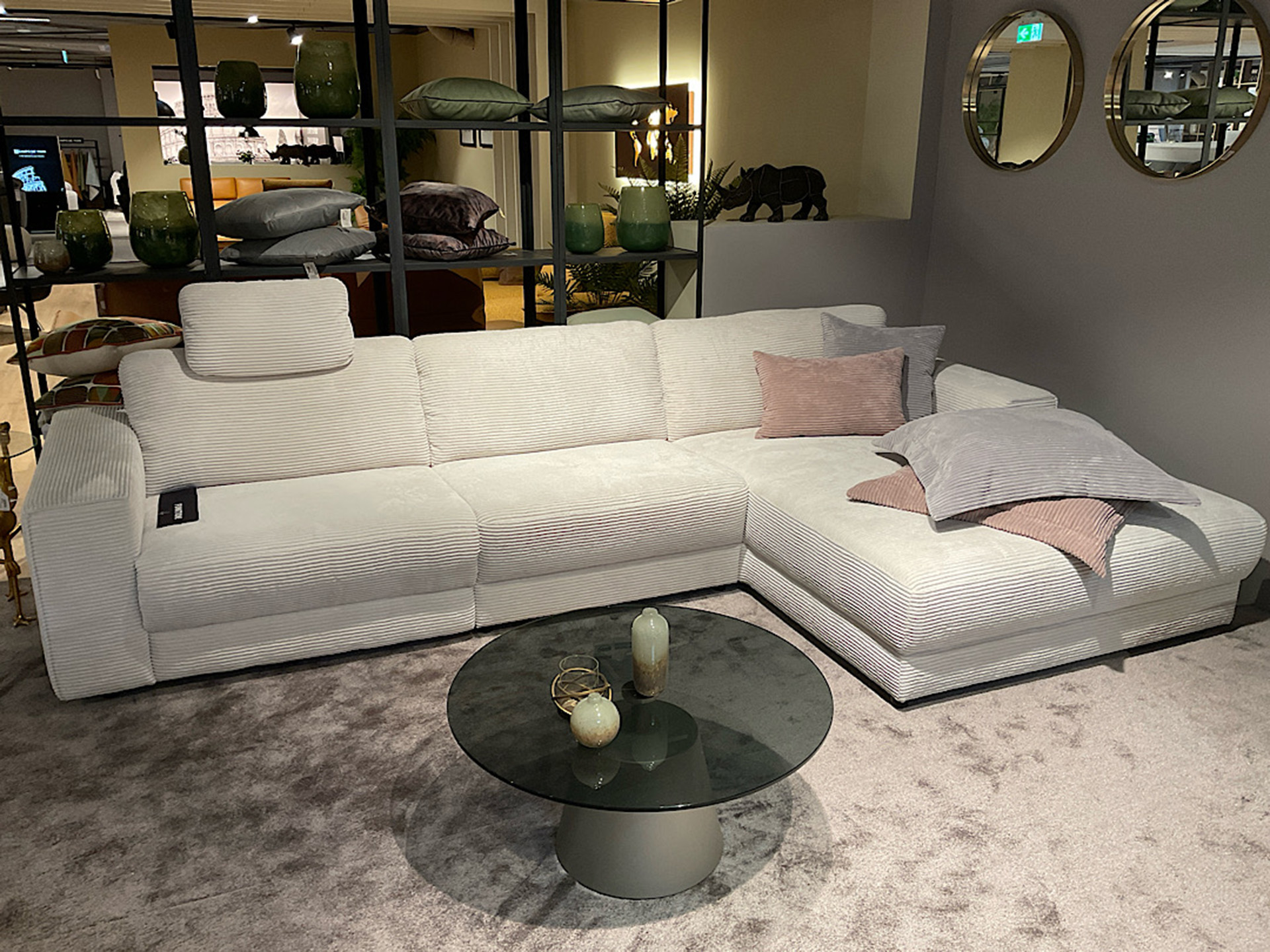 Hilker Ecksofa HC 45 mit motorischer Relaxfunktion in Trendstoff Cord