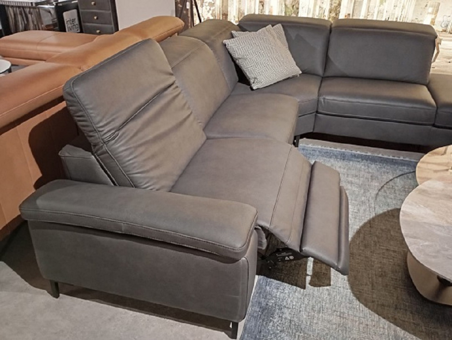 Interliving Ecksofa IL 4064 mit motorischer Relaxfunktion in Stoff -0195002100-33WW-A