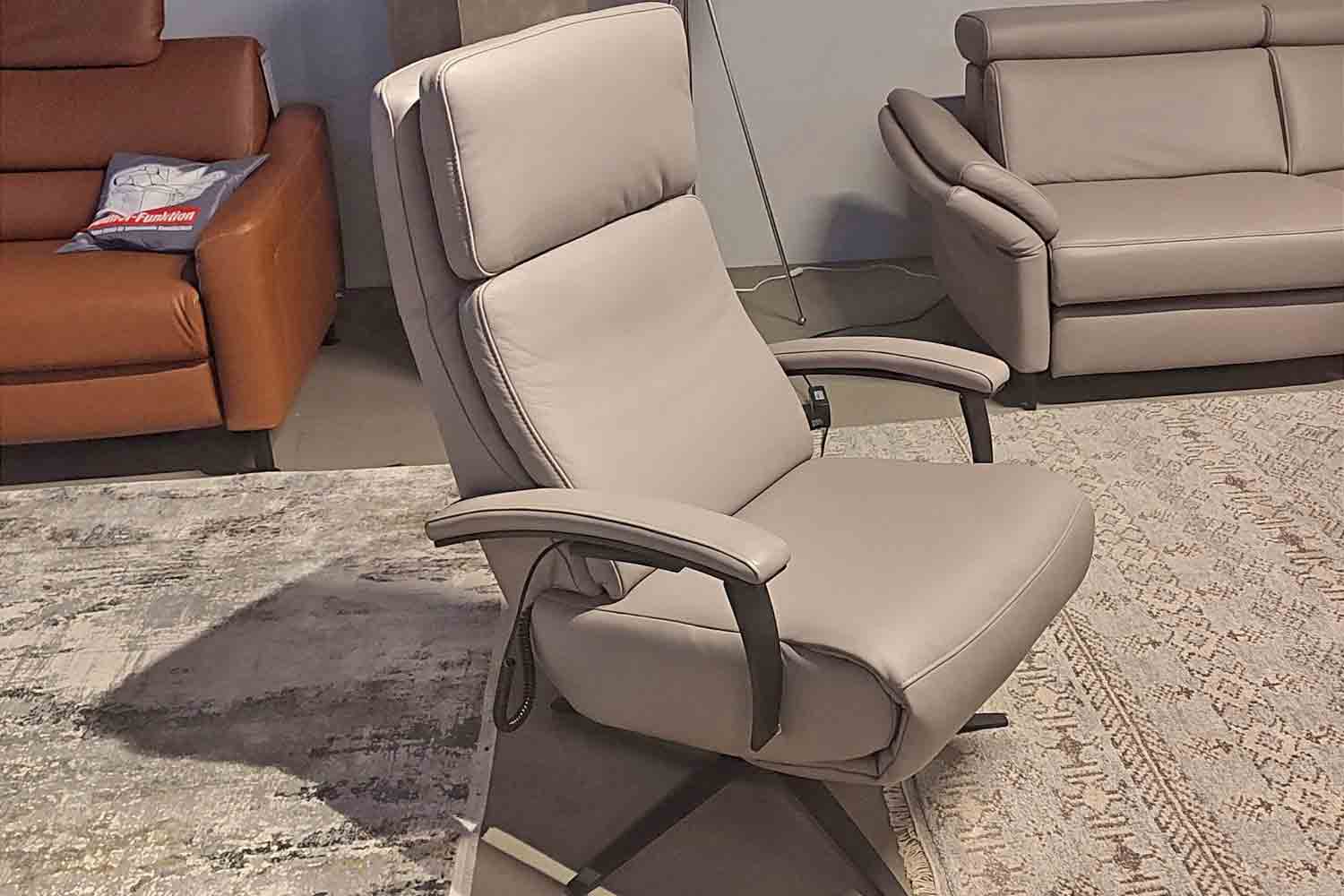 Interliving Sessel IL 4541 inkl. motorischer Relaxfunktion in Leder    