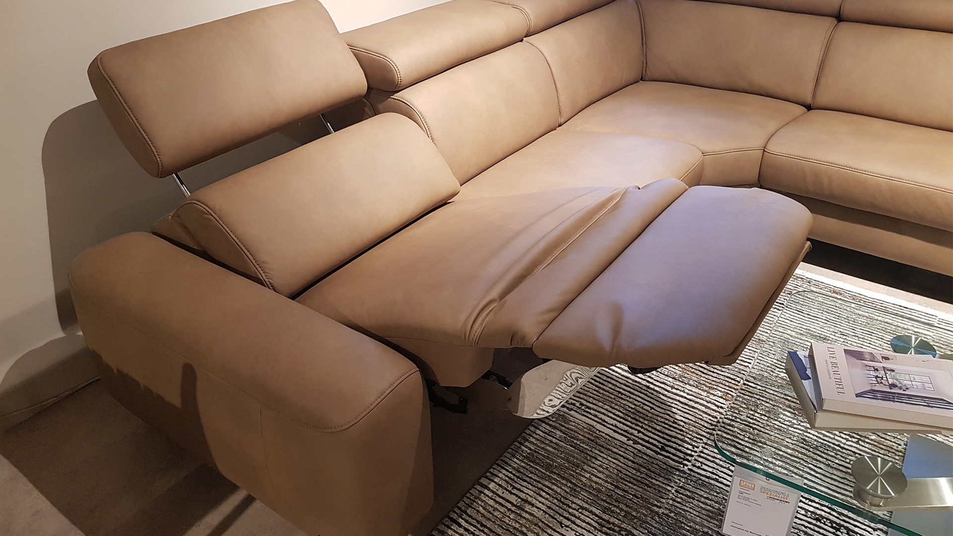 Himolla Ecksofa inkl. motorischer Relaxfunktion und Akku in Leder -0147108105-01WW-A