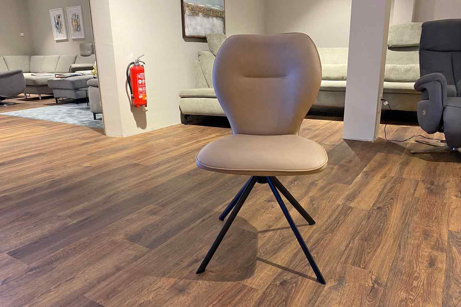 Design-Stuhl in Mikrofaser 