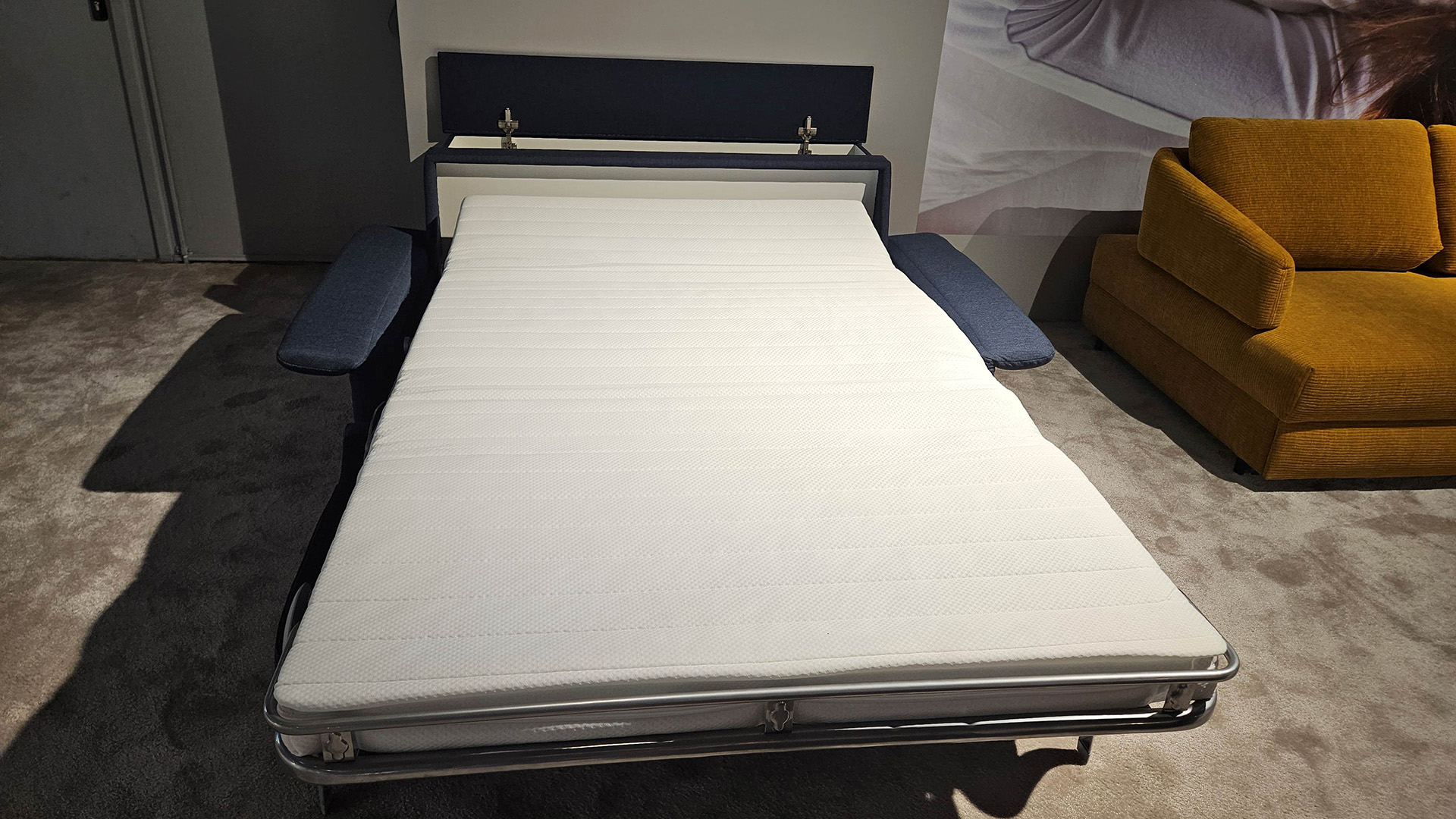 Bali Schlafsofa mit Kaltschaummatratze und Stauraum in Stoff -0459020420-49WW-A