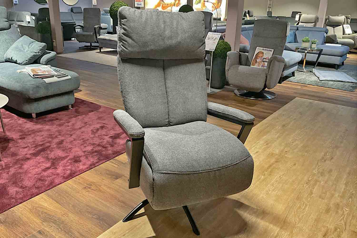 Relax-Sessel mit manueller Verstellung in Stoff