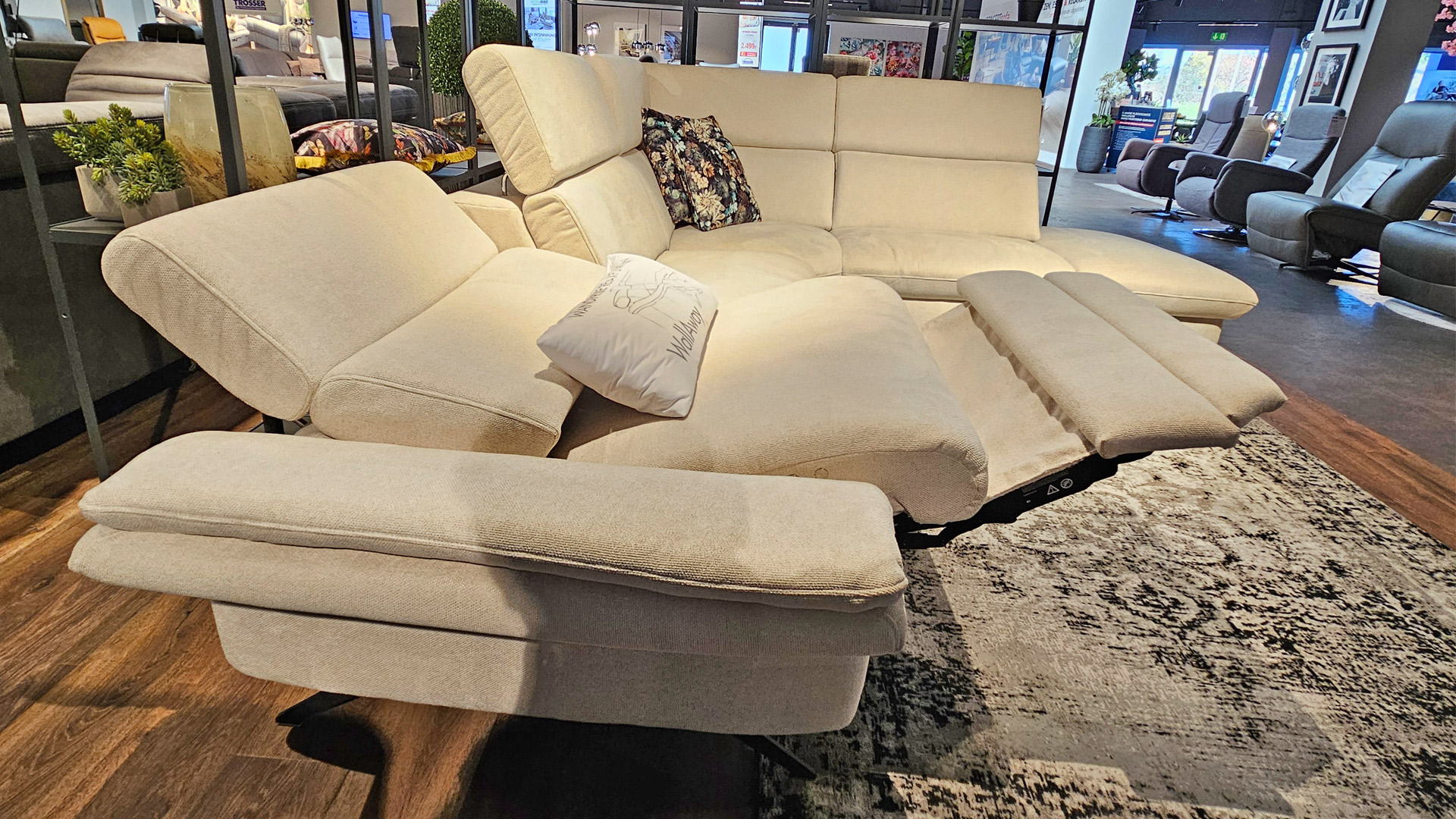 Modulmaster Ecksofa inkl. motorischer Relaxfunktion in Stoff