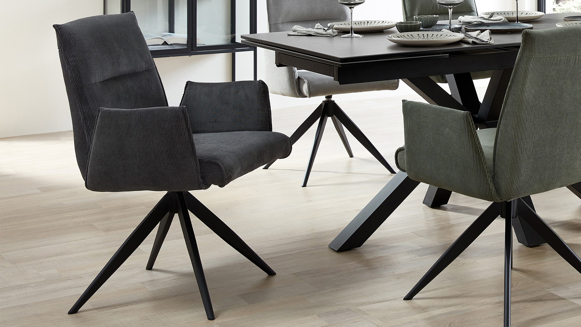 Dining Esszimmerstuhl Viva Move mit Dreh-und Rückholfunktion Cord Dining Esszimmerstuhl Viva Move mit Dreh-und Rückholfunktion Cord