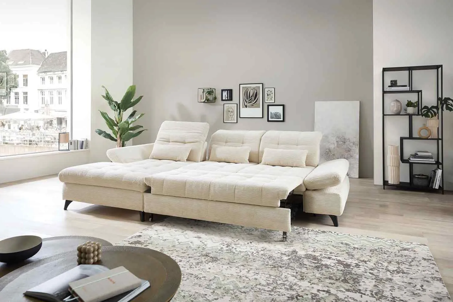 Ecksofa inkl. Sitztiefenverstellung in trendigen Cord