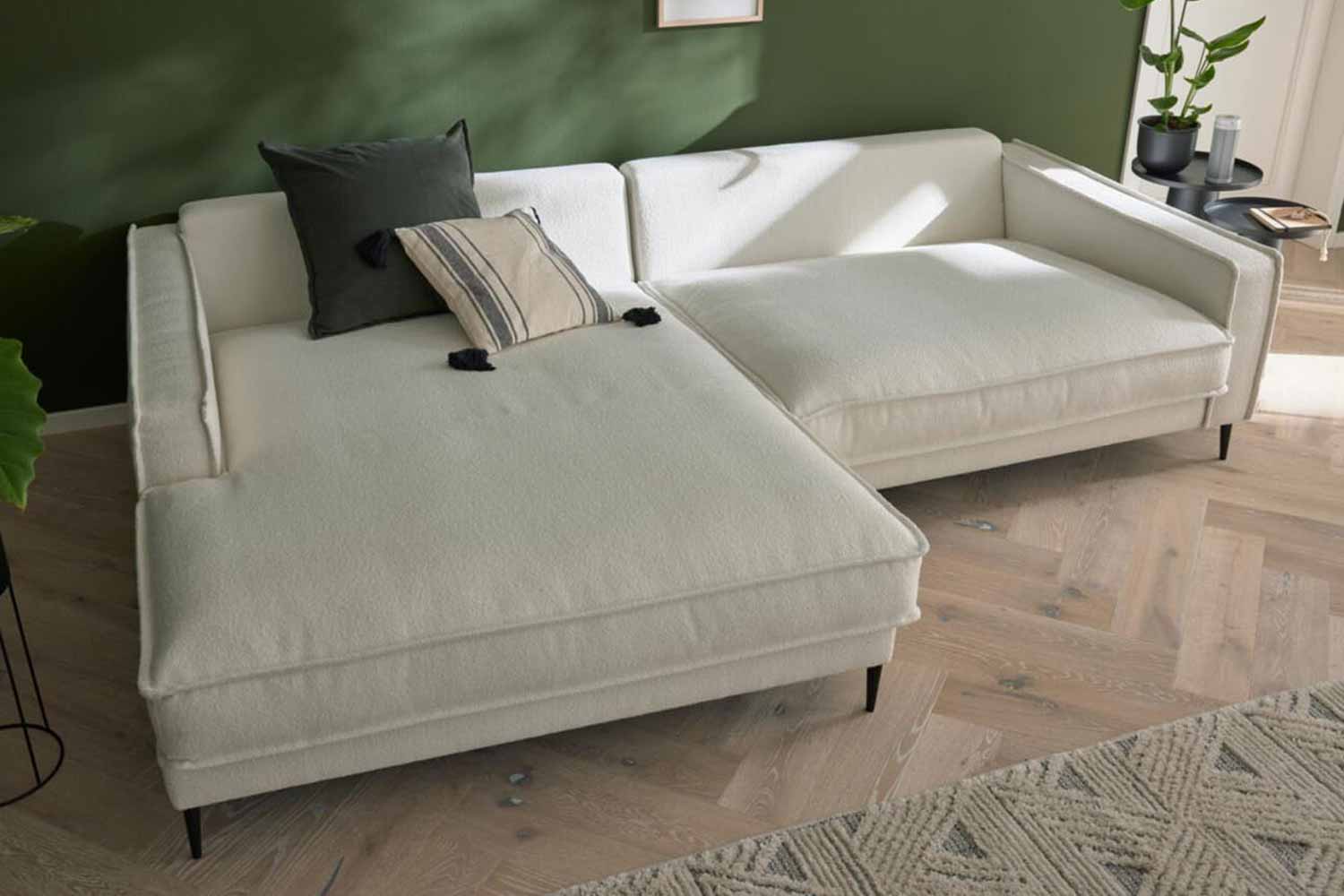 Ecksofa Roomio 4102 in Trendstoff Bouclé 