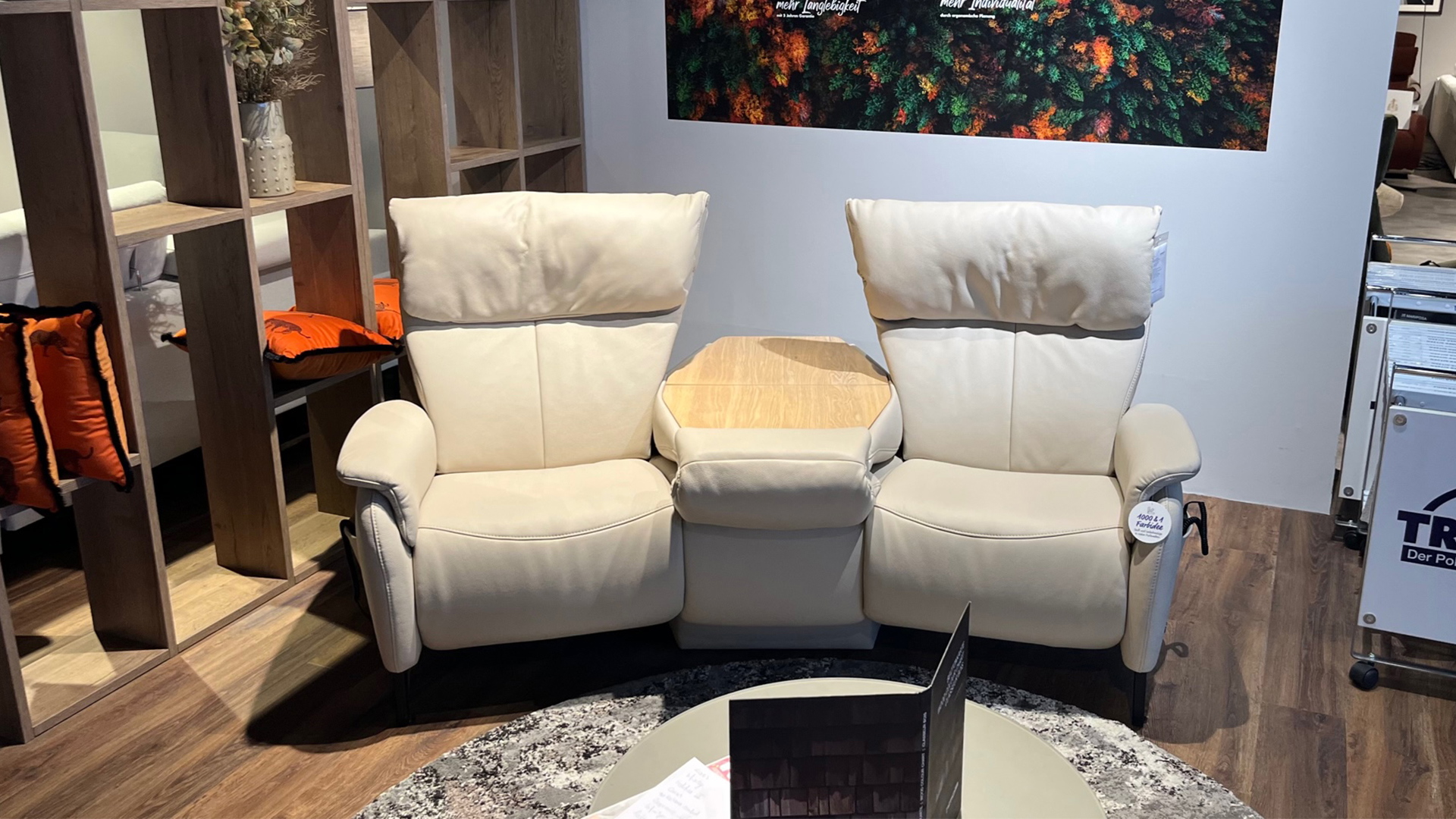 Himolla Trapez Sofa inkl. motorischer Relaxfunktion und Mitteltisch in Leder -0147091200-36WW-A