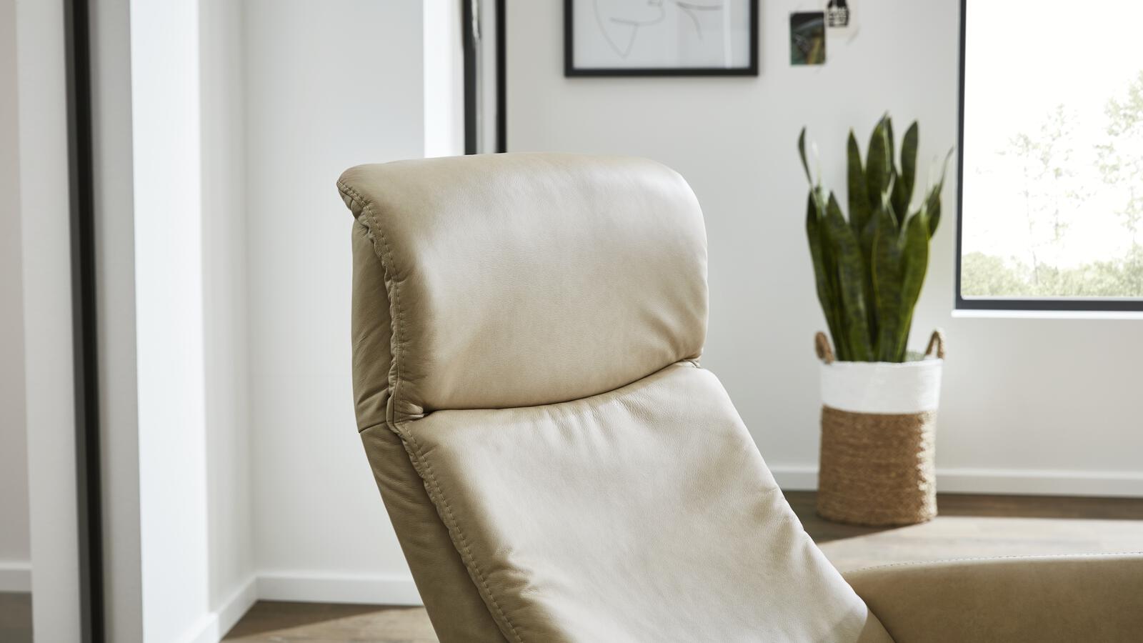 Relaxsessel Interliving 4570 mit manueller Kopfteilverstellung