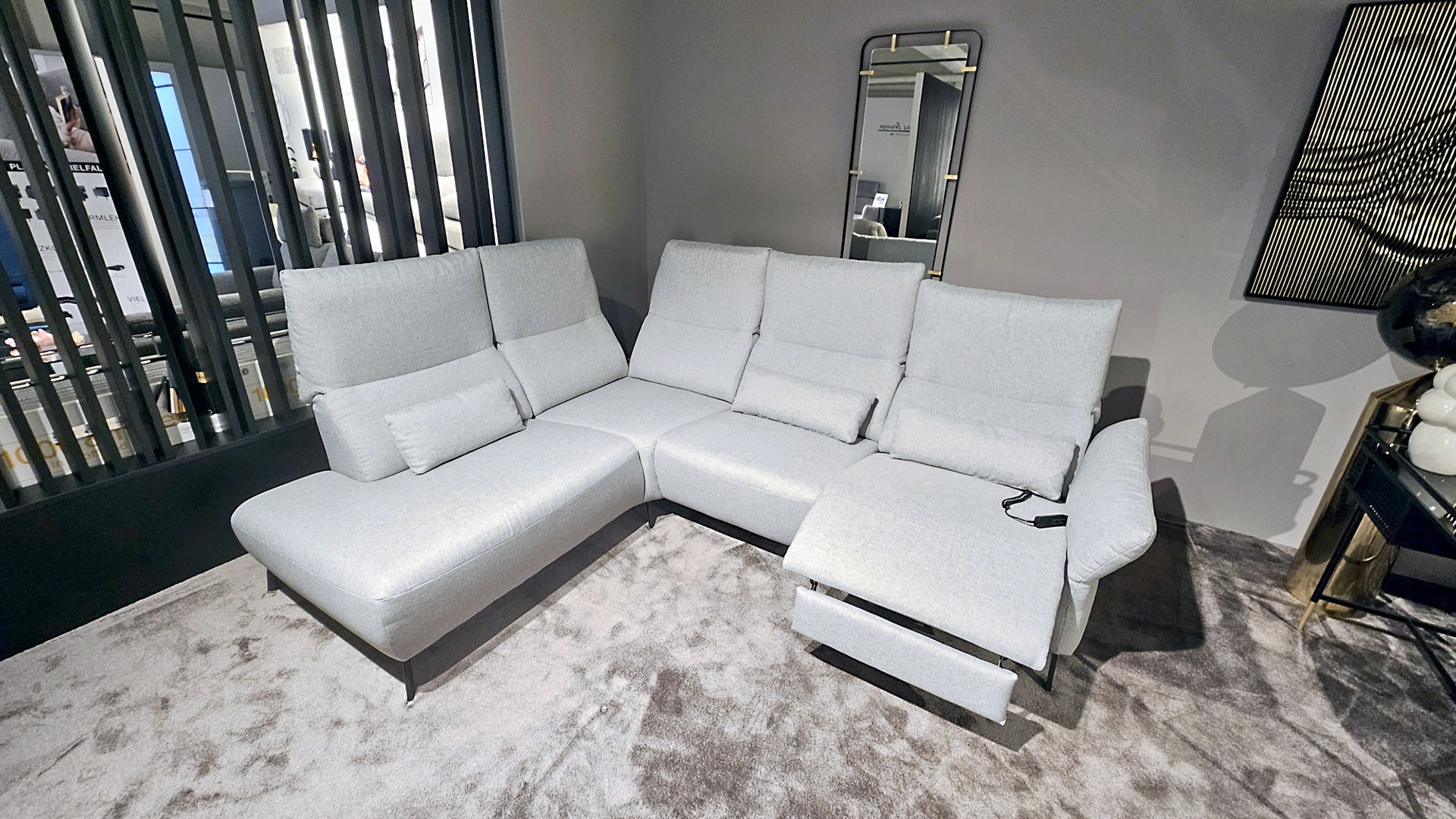 Hilker Ecksofa HC8 mit motorischer Relaxfunktion in Stoff  -0533029302-06WW-A