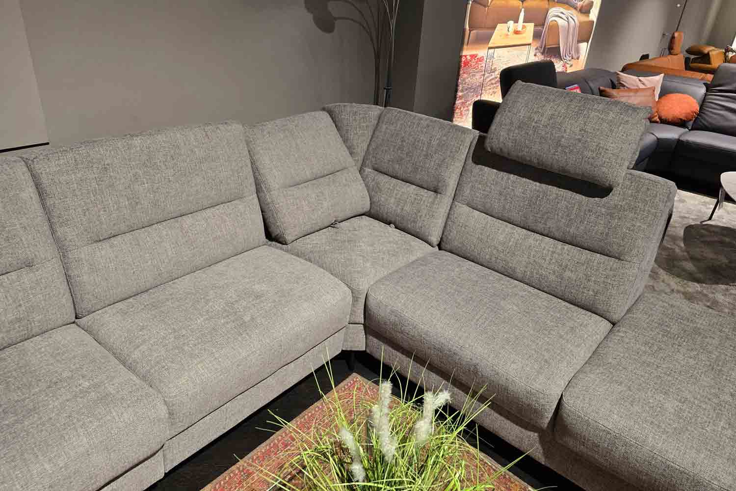 Ecksofa inkl. vielen Funktionen in Stoff