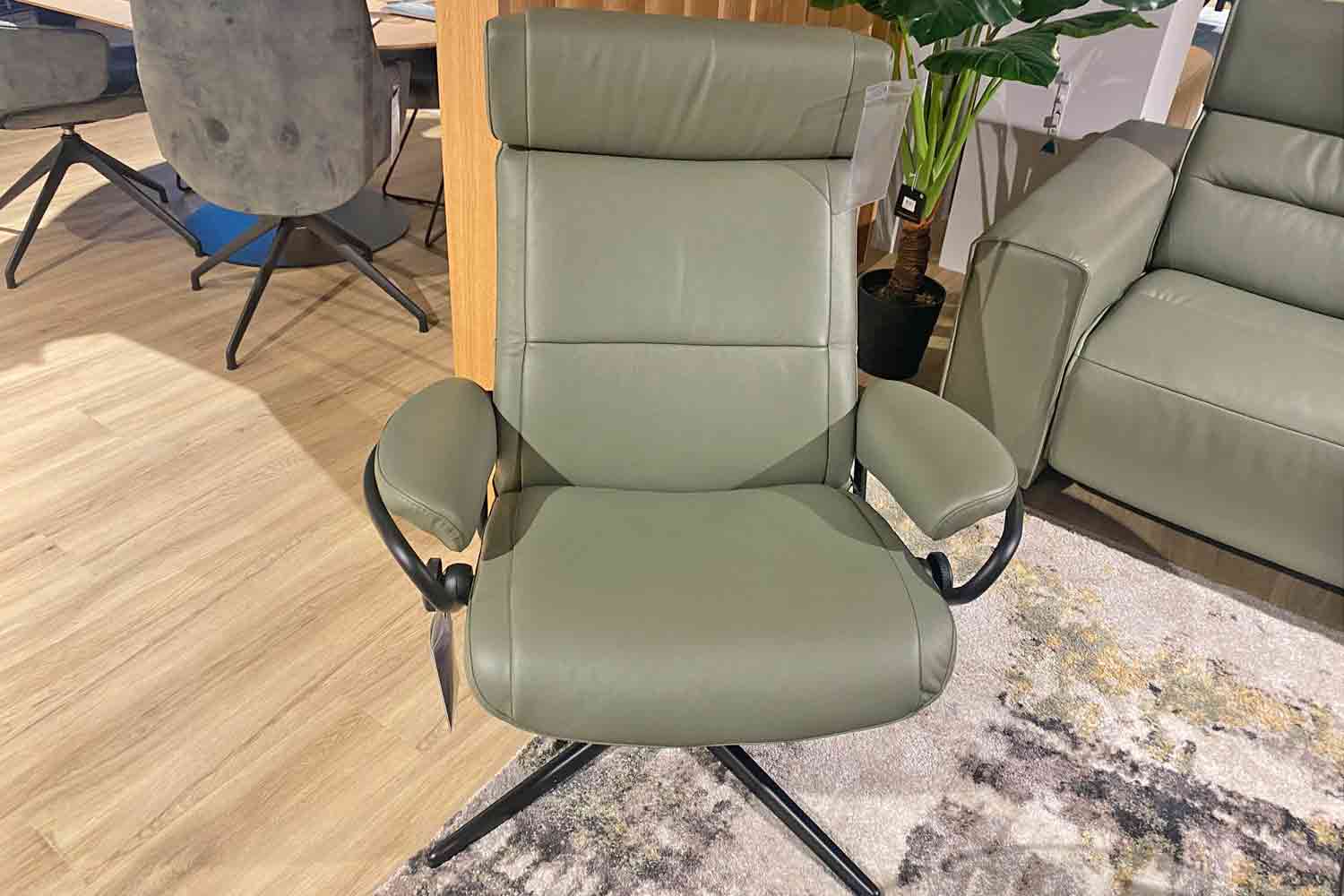 Stressless Sessel Paris inkl. Hocker in Leder