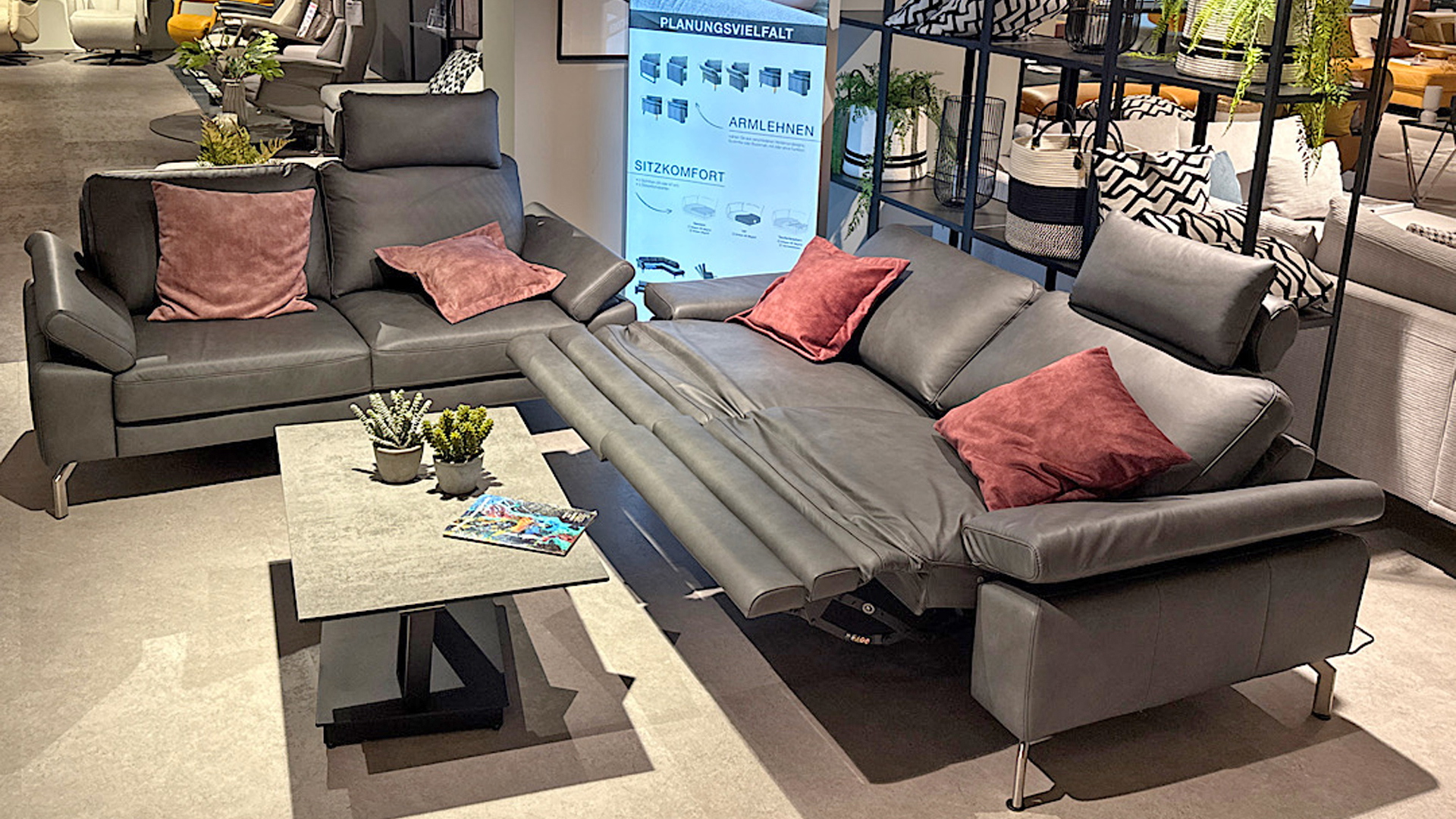 Couchgarnitur mit motorischer Relaxfunktion und Akku in Leder-0377000800-45WW-A