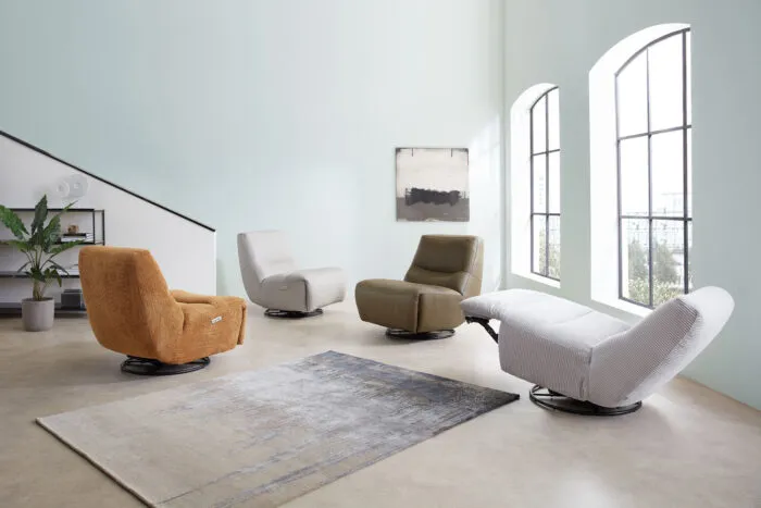 Schaukelsessel inkl. motorischer Relaxfunktion in Trendstoff Cord Beige