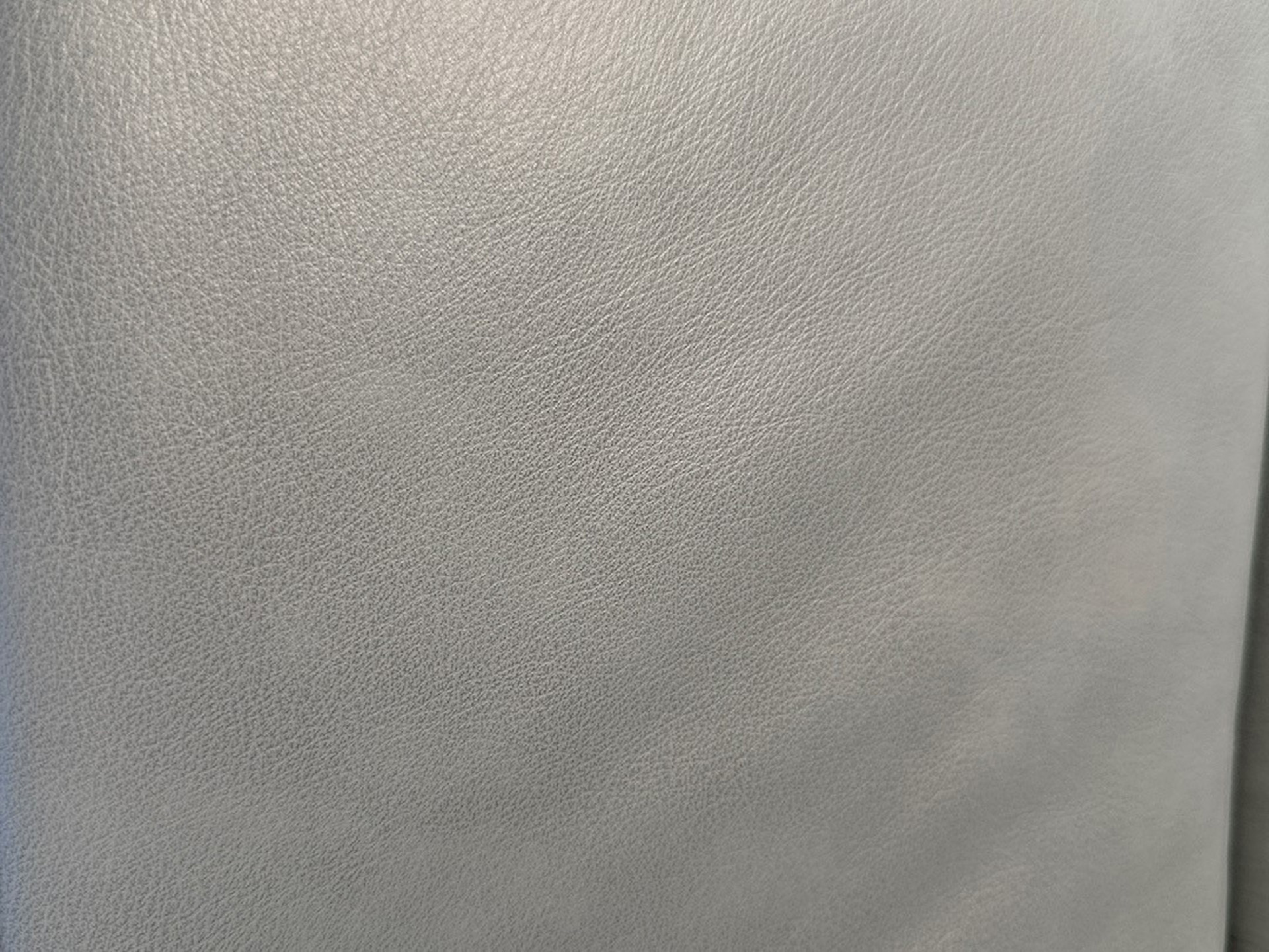 Cuoio Ecksofa in Leder mit manueller Sitztiefenverstellung 