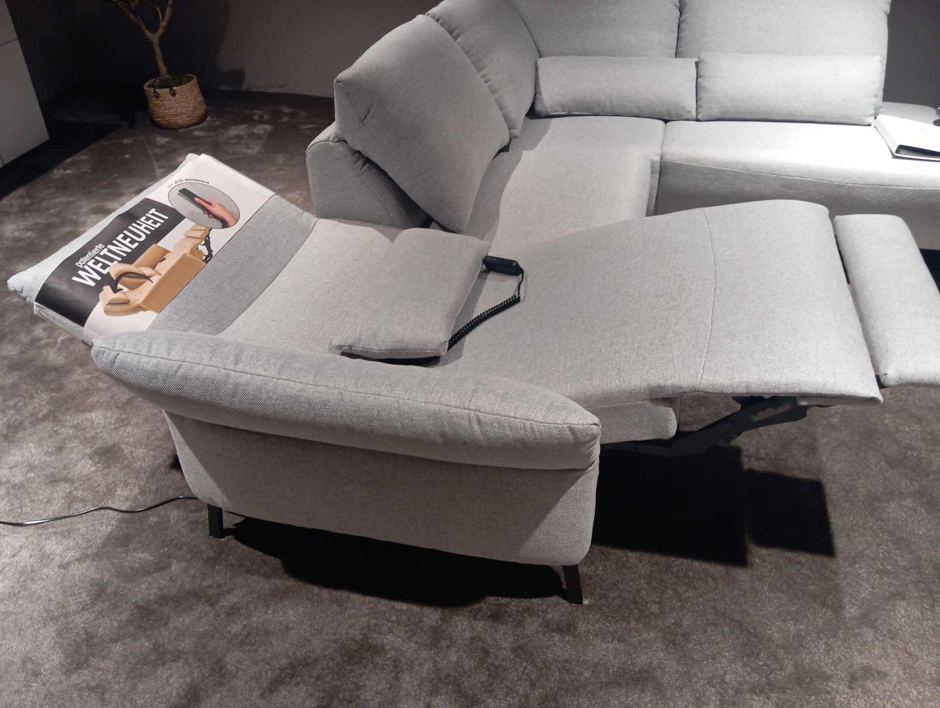 Hilker Ecksofa HC8 inkl. motorischer Relaxfunktion in Stoff-0533029300-33WW-A