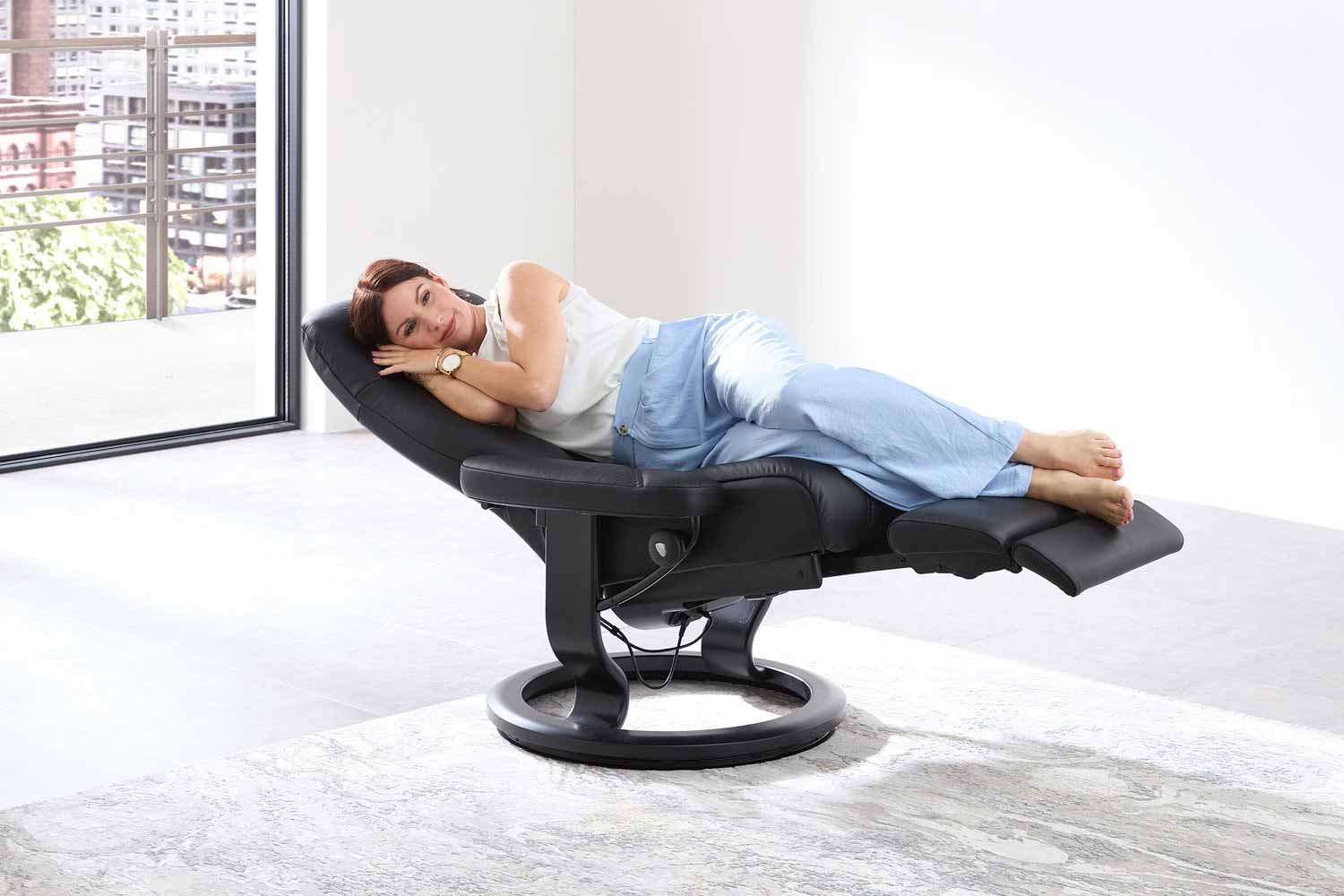 Stressless Exklusivmodell Consul M Ledersessel inkl. motorischer Power Leg Funktion