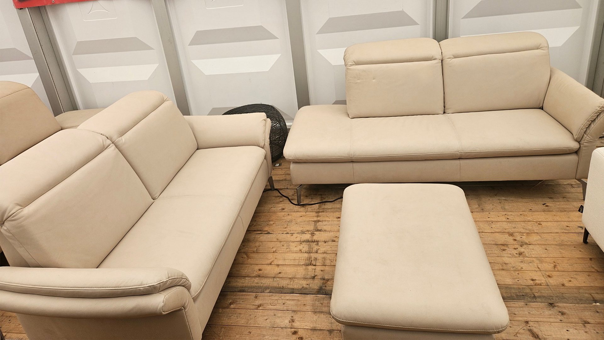 Gruber Couchgarnitur mit Kopfteilverstellung und Hocker in Stoff-0134800012-34WW-A