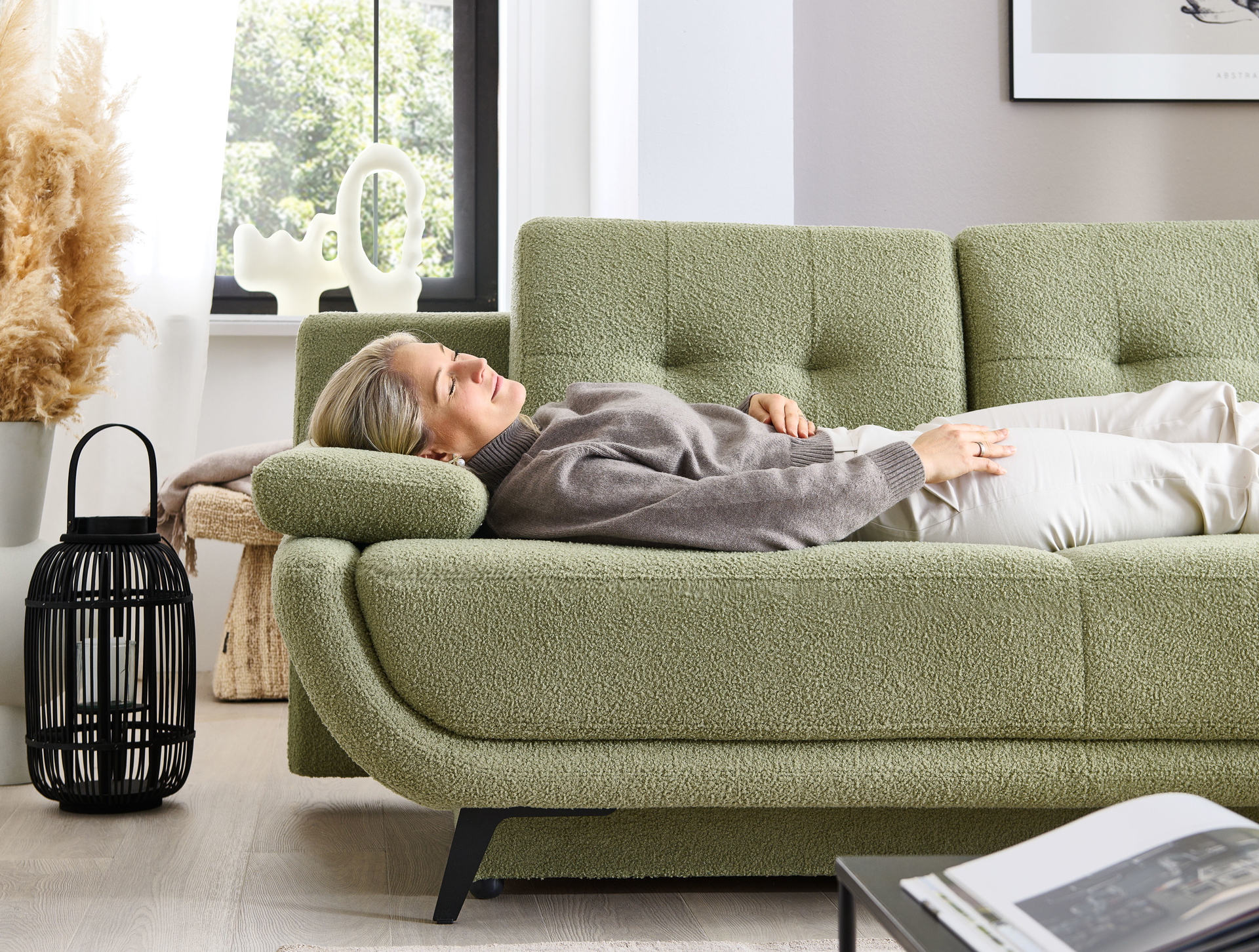 Schlafsofa Xally inkl. Schlaffunktion und Bettkasten in Stoff