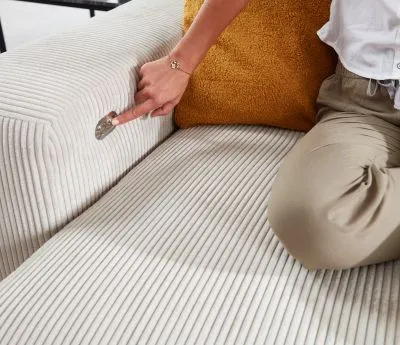 Ecksofa im Trendstoff Cord mit elektrischem Sitzvorzug mgl. Braun links mit Funktion