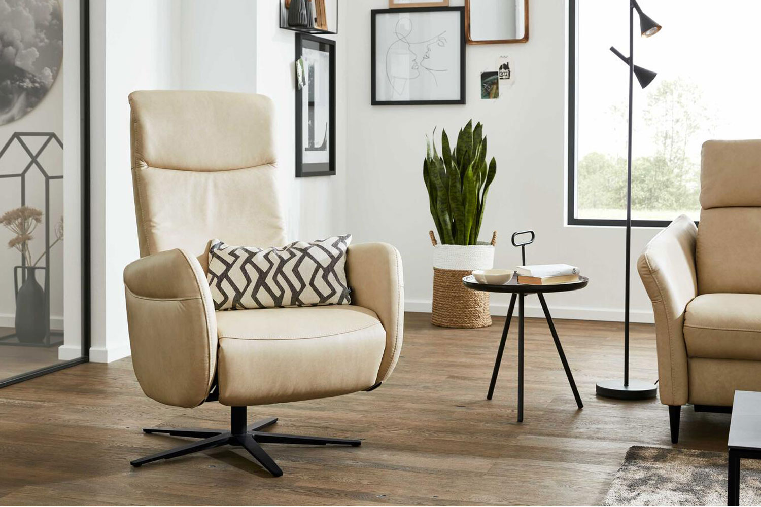 Relaxsessel Interliving 4570 mit manueller Kopfteilverstellung