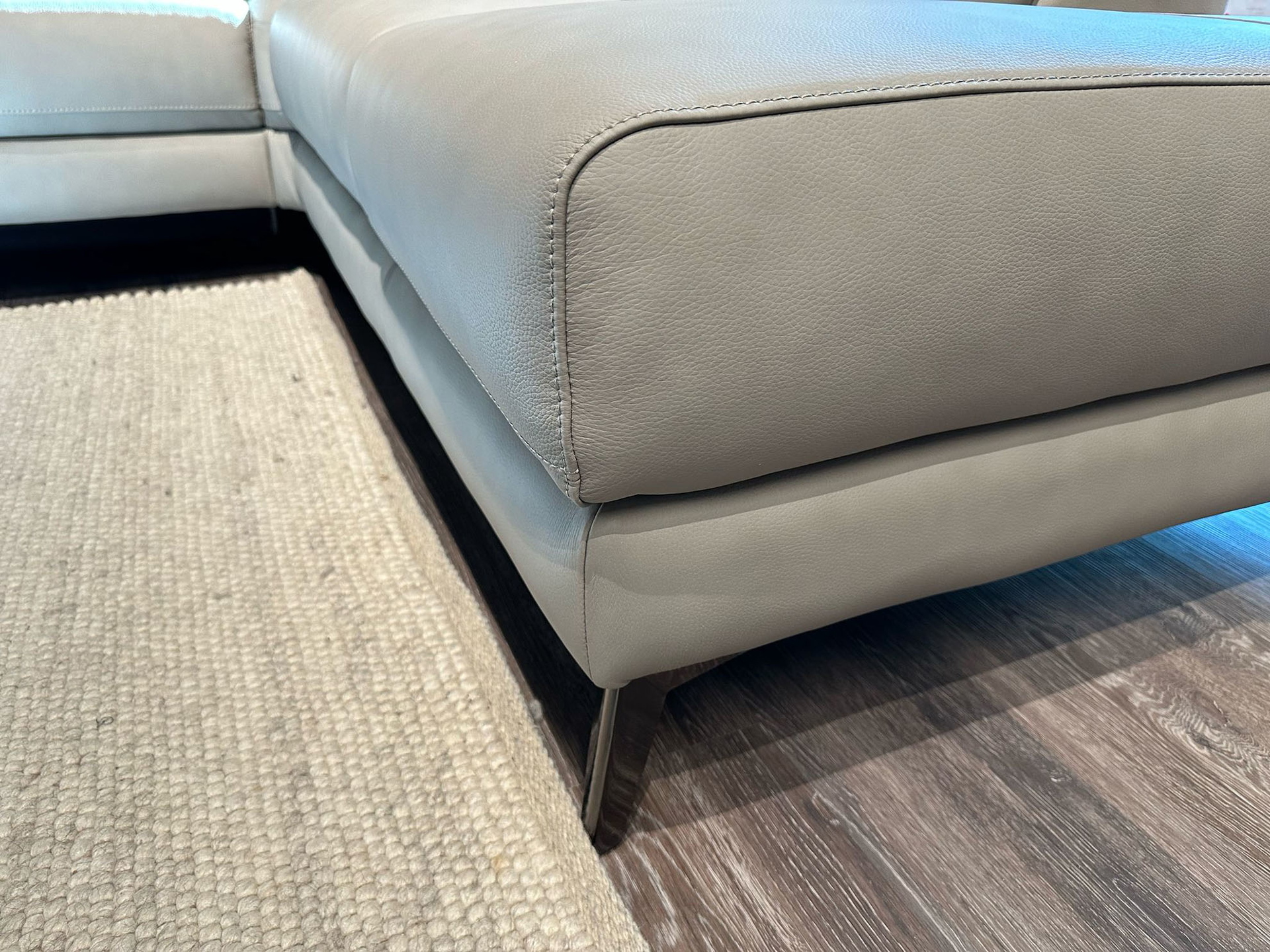 Cuoio Ecksofa mit motorischer Relaxfunktion in Leder -0597100700-01WW-A
