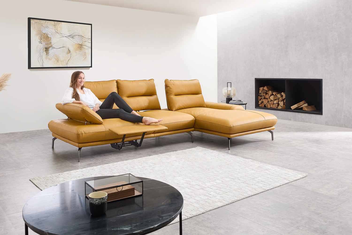 Leder Ecksofa mit manueller Sitztiefenverstellung
