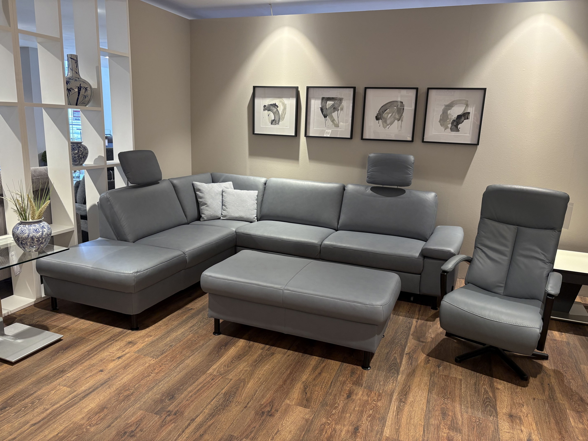 Modulmaster Ecksofa inkl. vielen Funktionen mit Hocker und Relaxsessel in Leder-0775015506-39WW-A