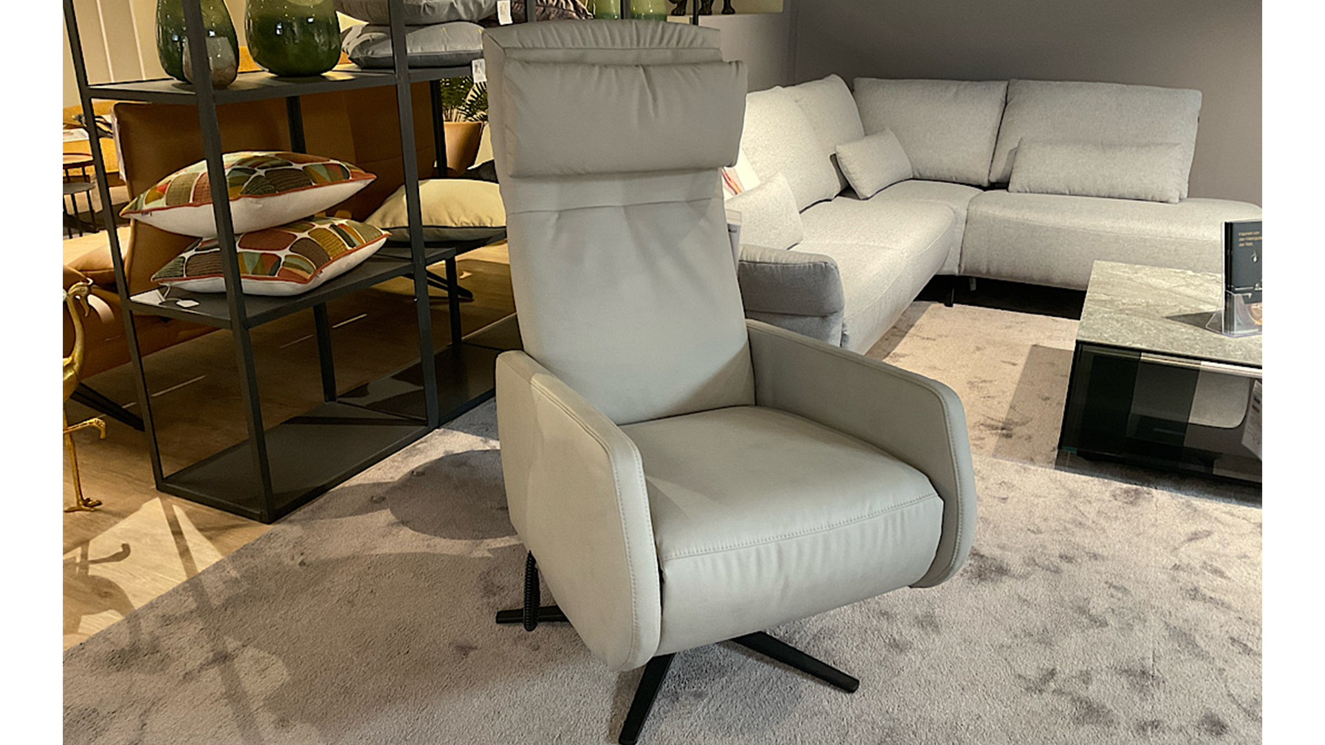 Hilker Sessel HC 48 inkl. motorischer Relaxfunktion und Akku in Leder-0533022501-40WW-A