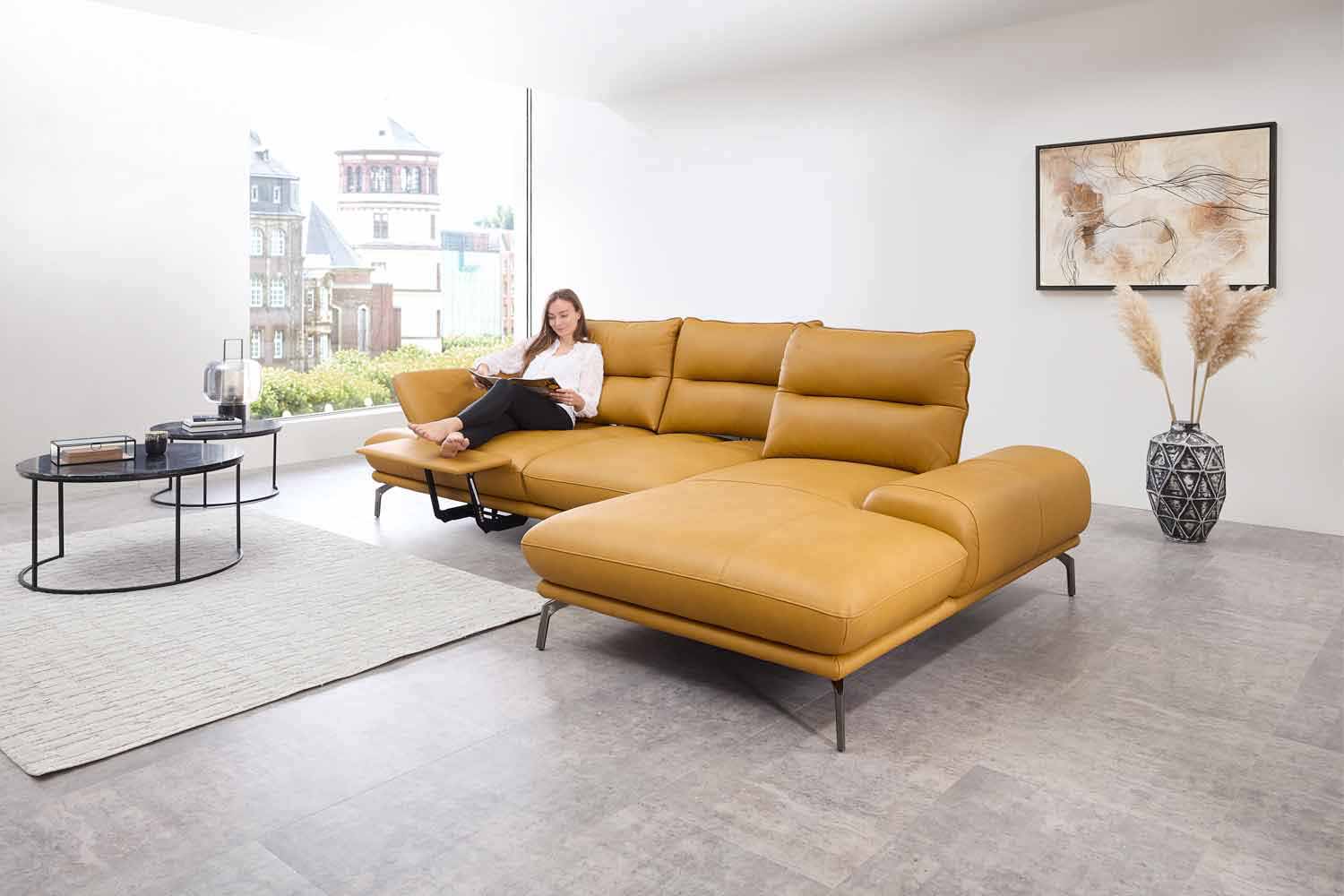 Leder Ecksofa mit manueller Sitztiefenverstellung