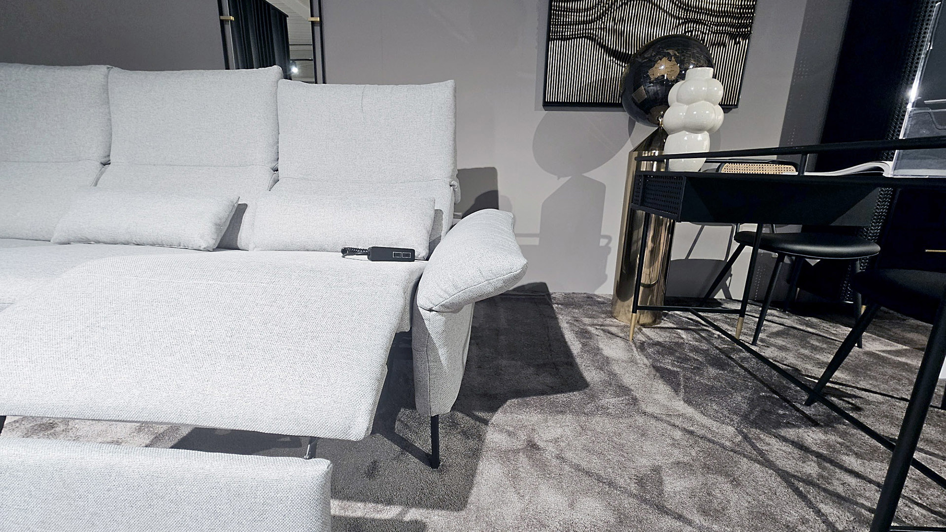 Hilker Ecksofa HC8 mit motorischer Relaxfunktion in Stoff  -0533029302-06WW-A