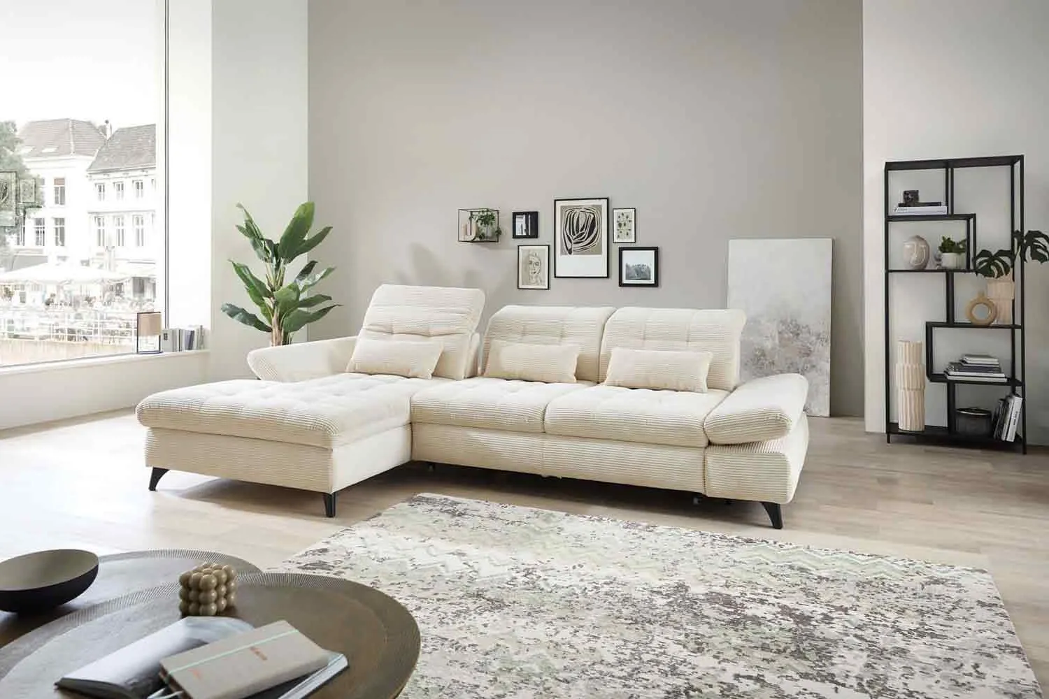 Ecksofa inkl. Sitztiefenverstellung in trendigen Cord