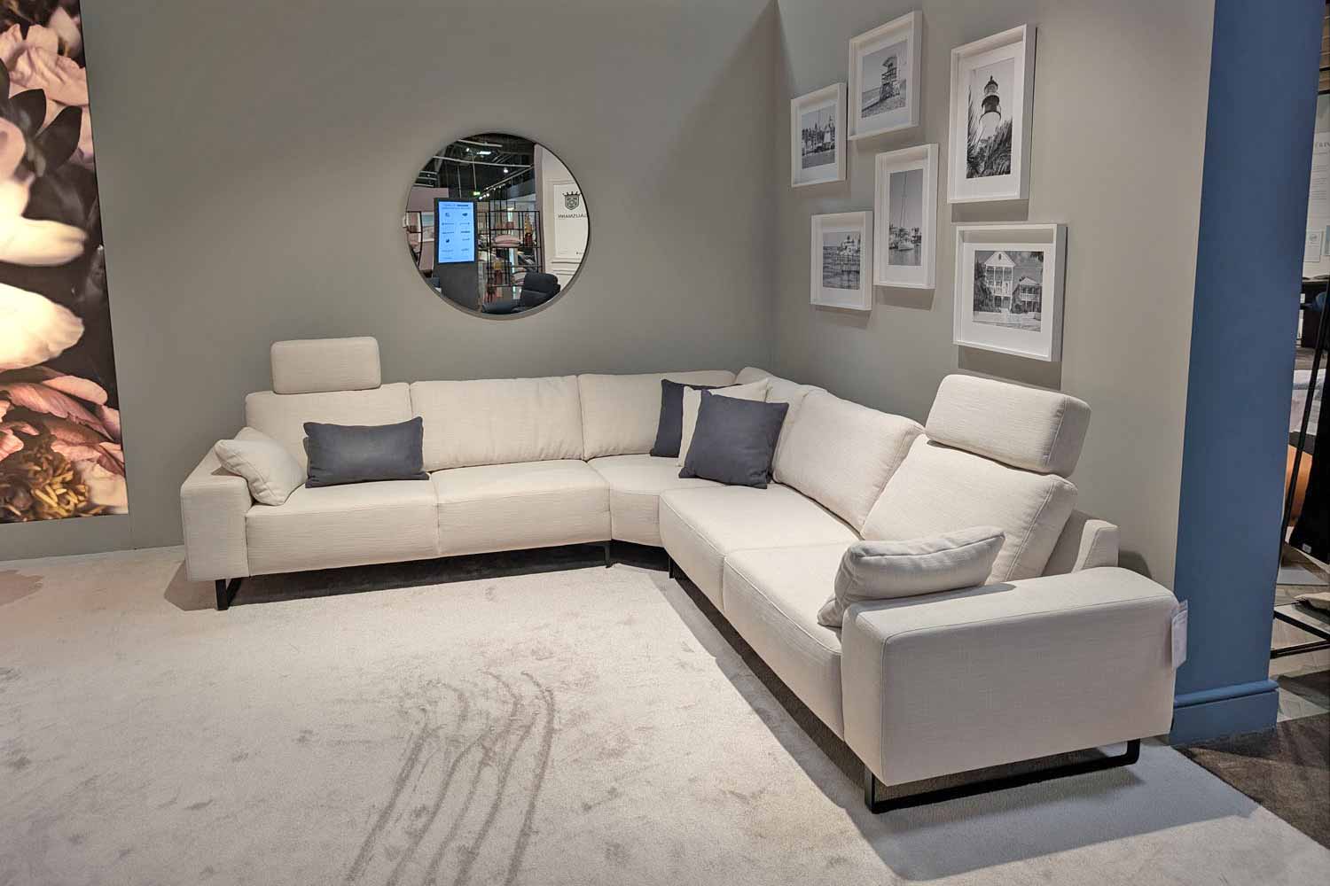 Musterring MR 4530 Ecksofa inkl. Kopfstützen in Stoff