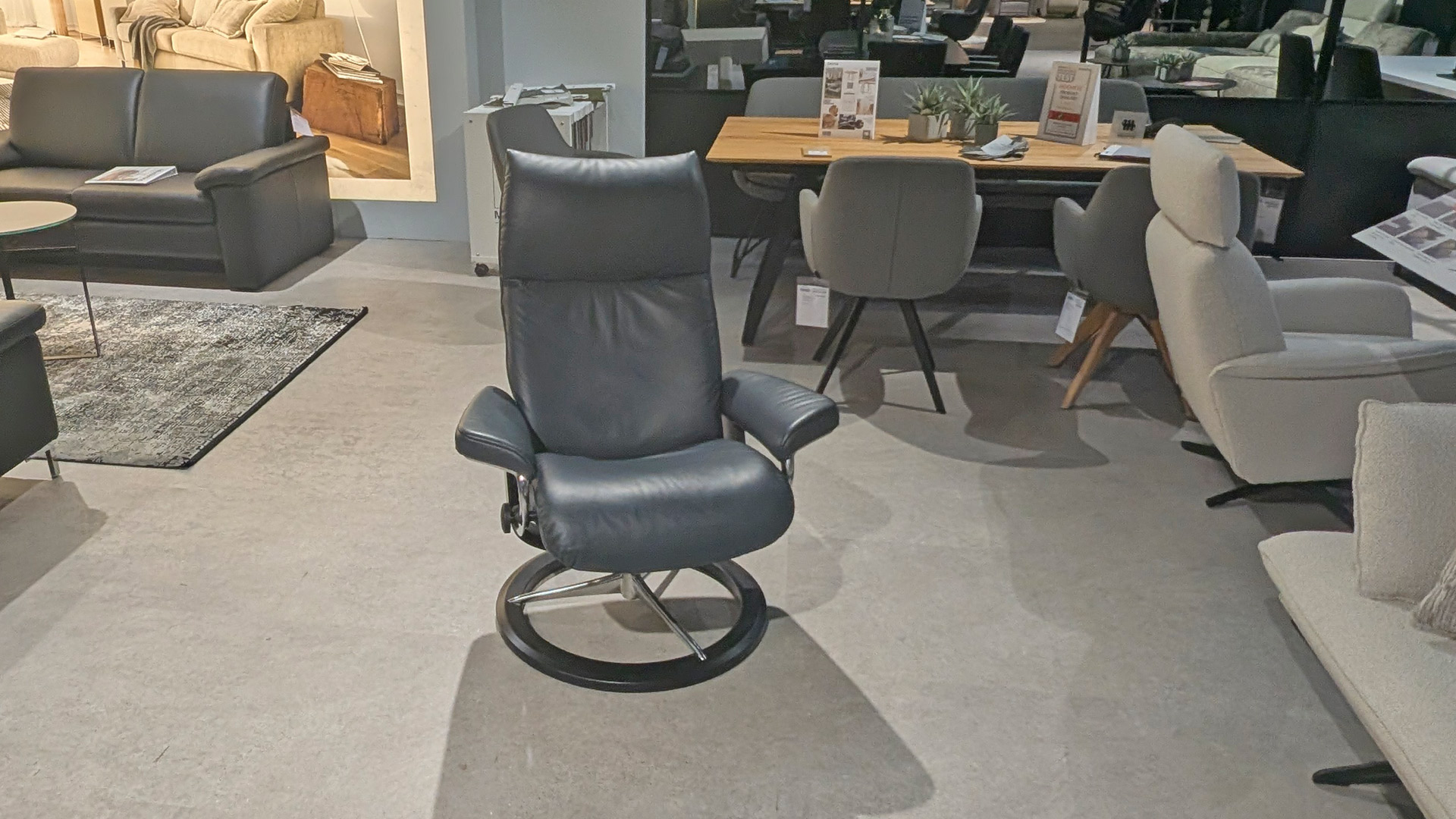 Stressless Sessel Aura mit Signature Gestell in Leder
